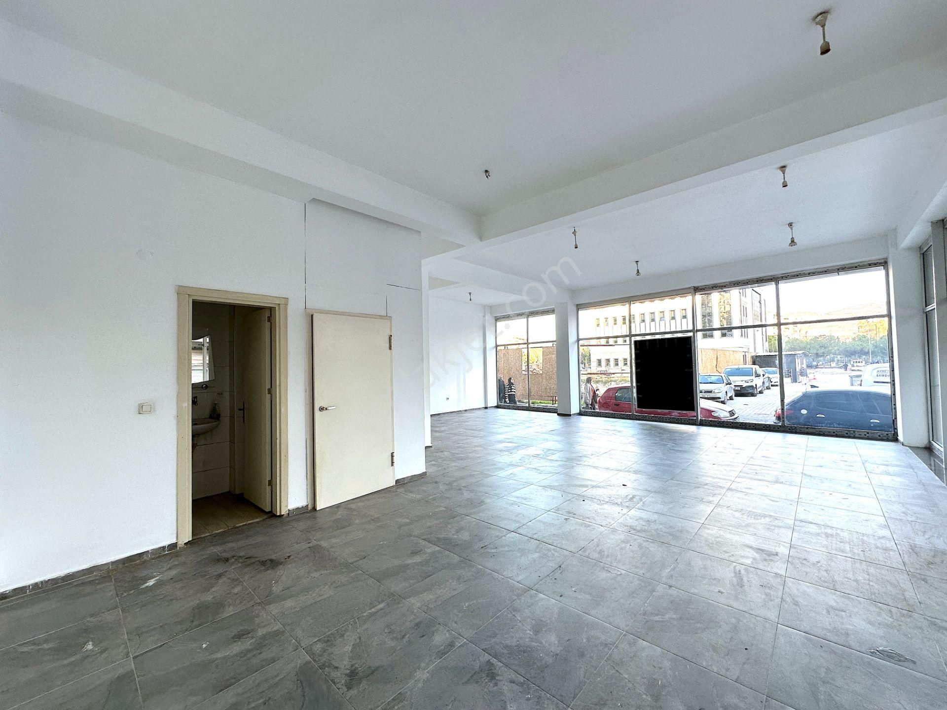 Bayraklı Plazalar Bölgesi Köşe Bodrumlu Kiralık Bacalı Dükkan - Görsel 17