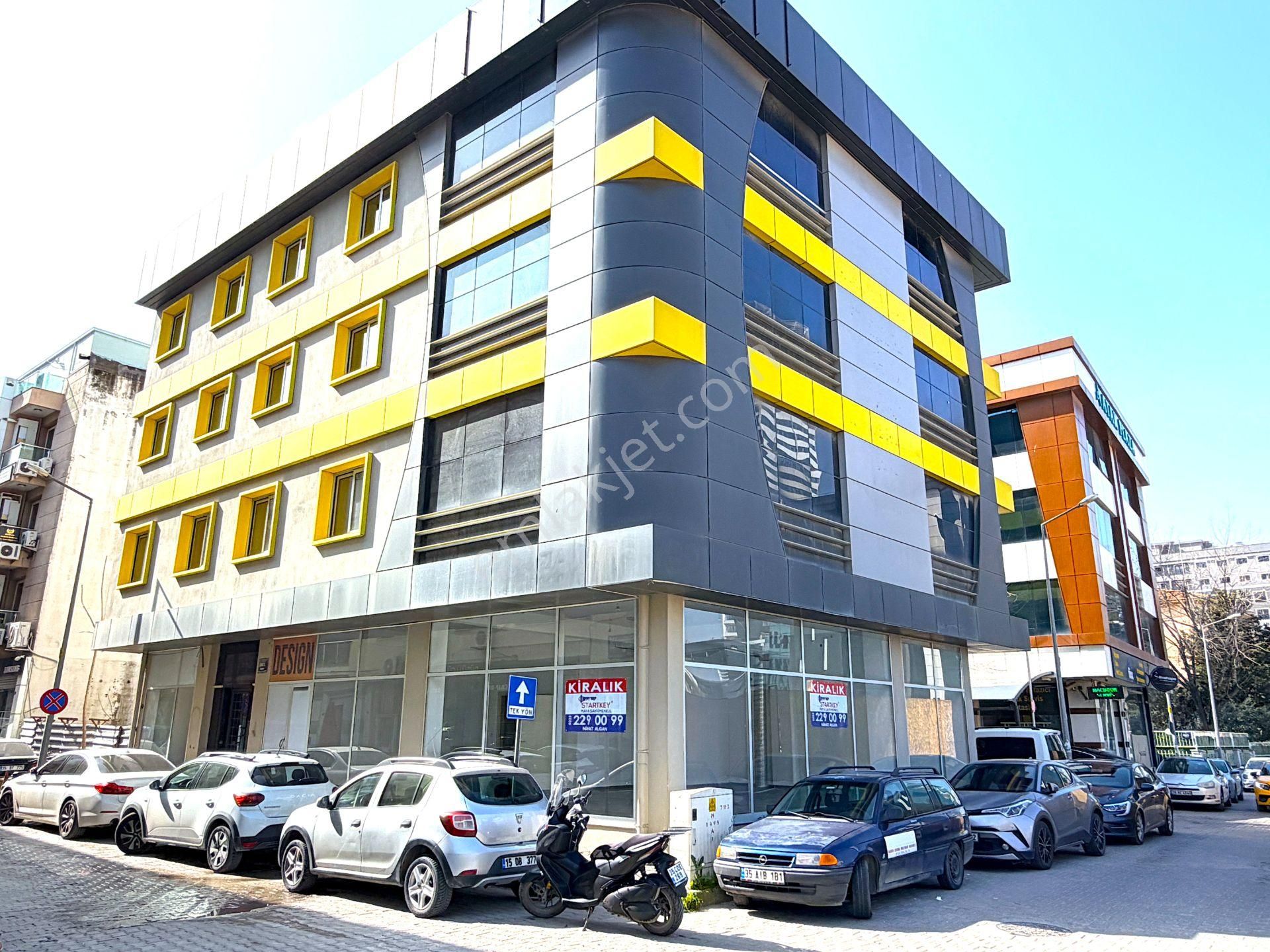 Bayraklı Plazalar Bölgesi Köşe Bodrumlu Kiralık Bacalı Dükkan