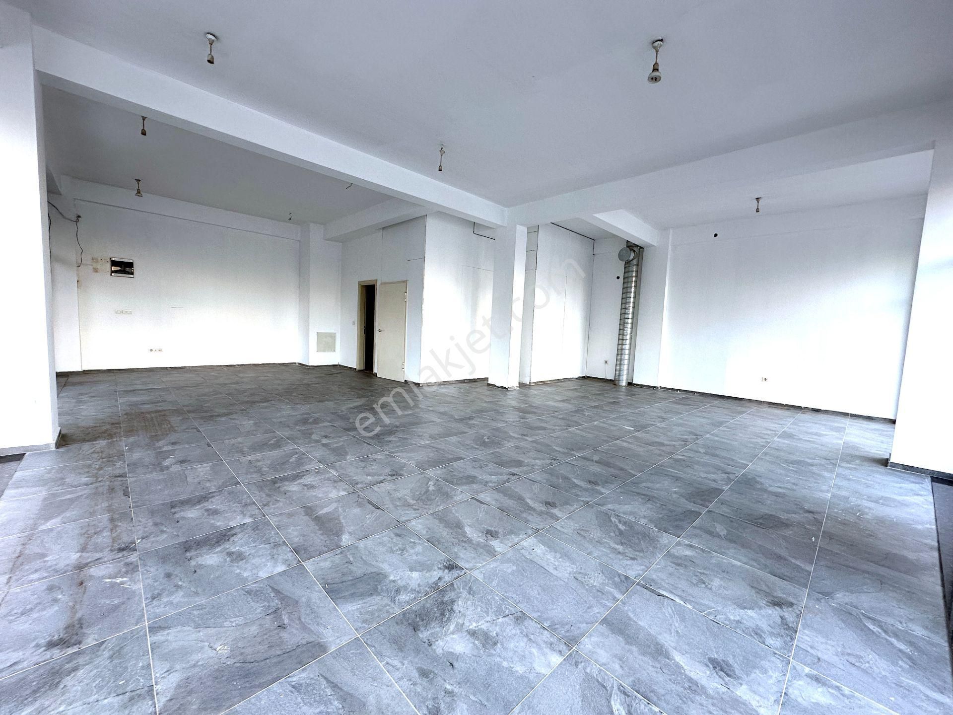 Bayraklı Plazalar Bölgesi Köşe Bodrumlu Kiralık Bacalı Dükkan - Görsel 18