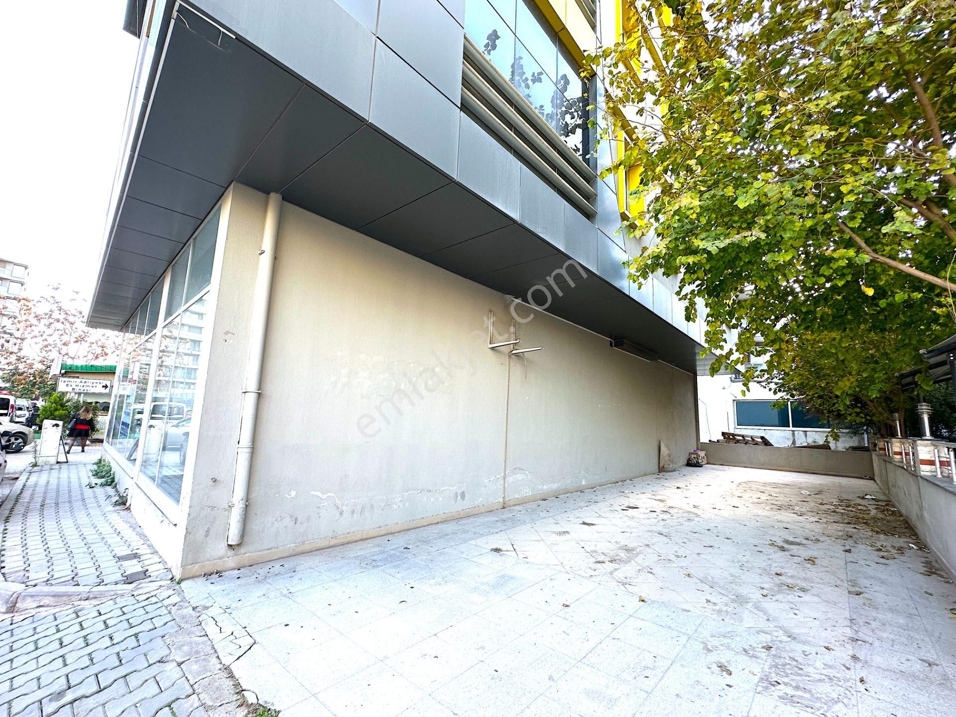 Bayraklı Plazalar Bölgesi Köşe Bodrumlu Kiralık Bacalı Dükkan - Görsel 6