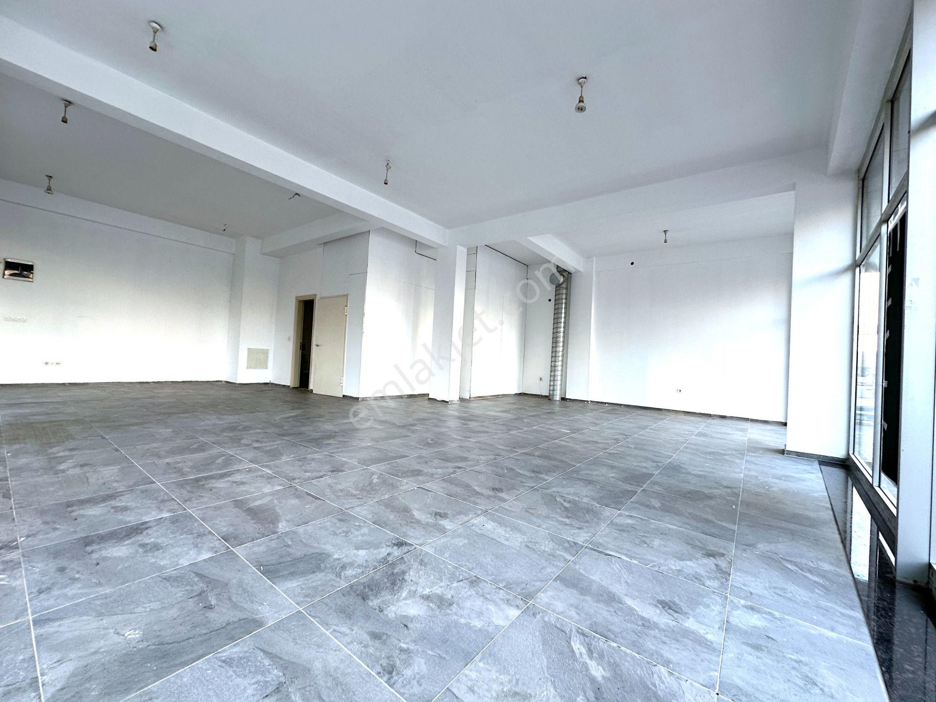 Bayraklı Plazalar Bölgesi Köşe Bodrumlu Kiralık Bacalı Dükkan - Görsel 20