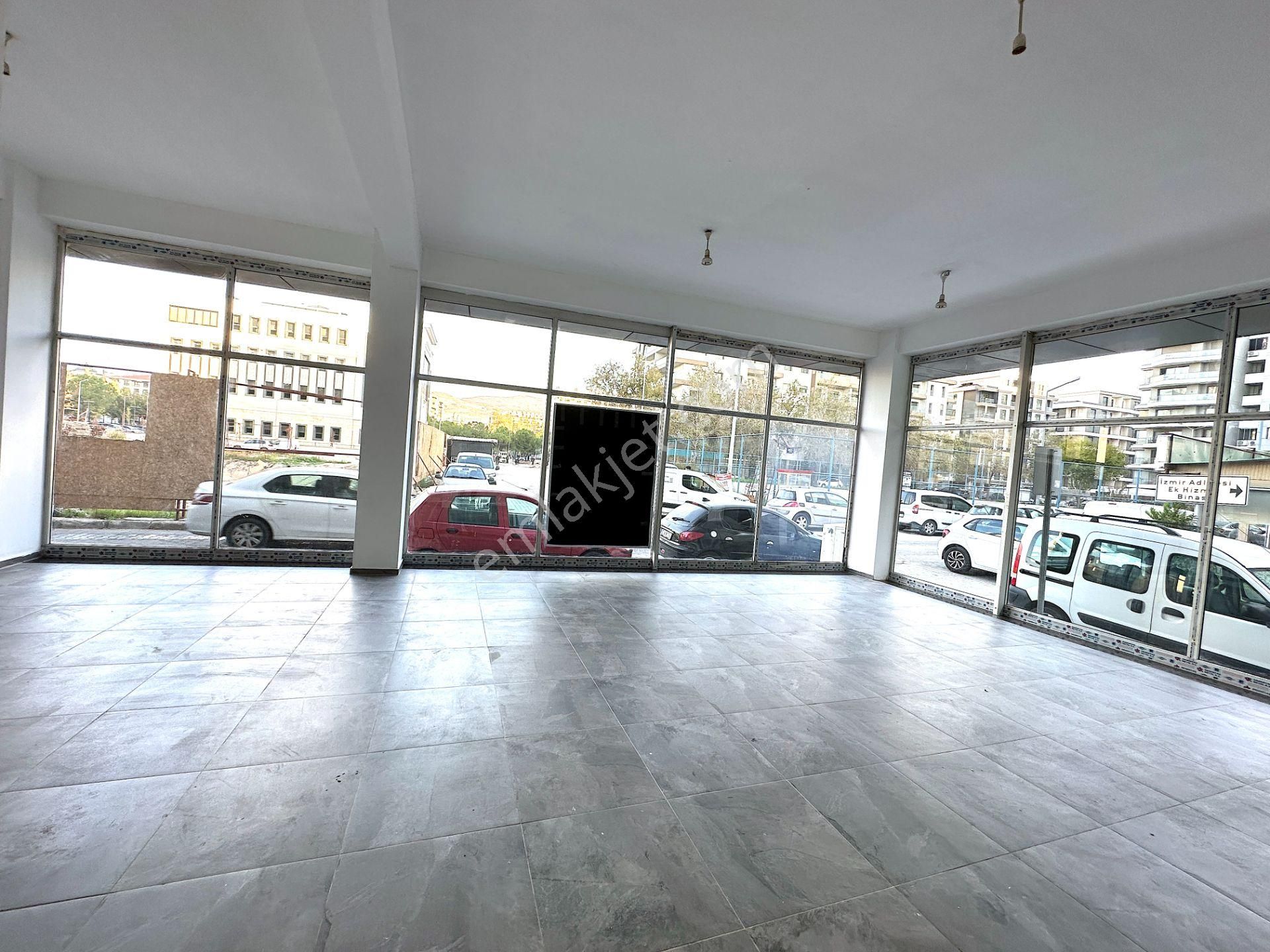 Bayraklı Plazalar Bölgesi Köşe Bodrumlu Kiralık Bacalı Dükkan - Görsel 16