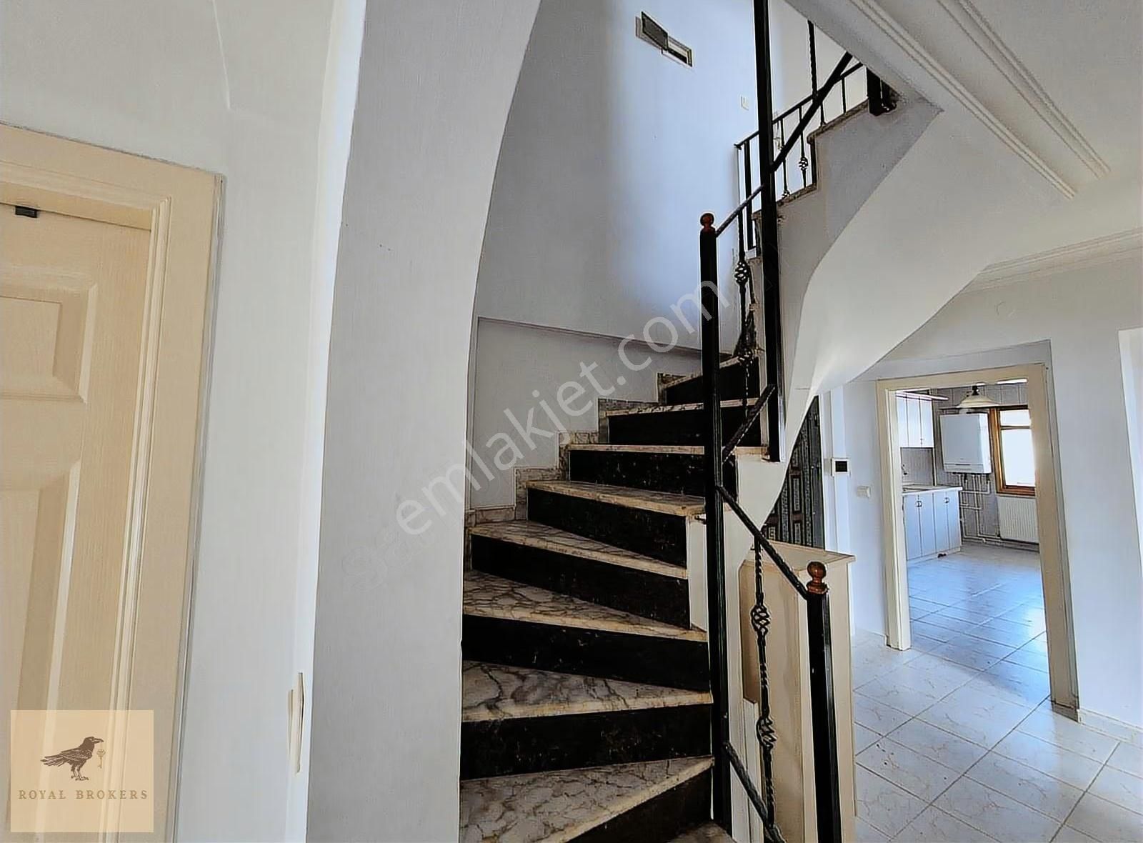 Satılık, Aydınlıkevler En Güzel Yerinde,boş ,5+1 Dublex. - Görsel 21