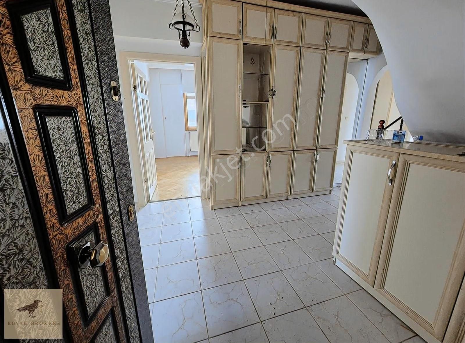 Satılık, Aydınlıkevler En Güzel Yerinde,boş ,5+1 Dublex. - Görsel 32