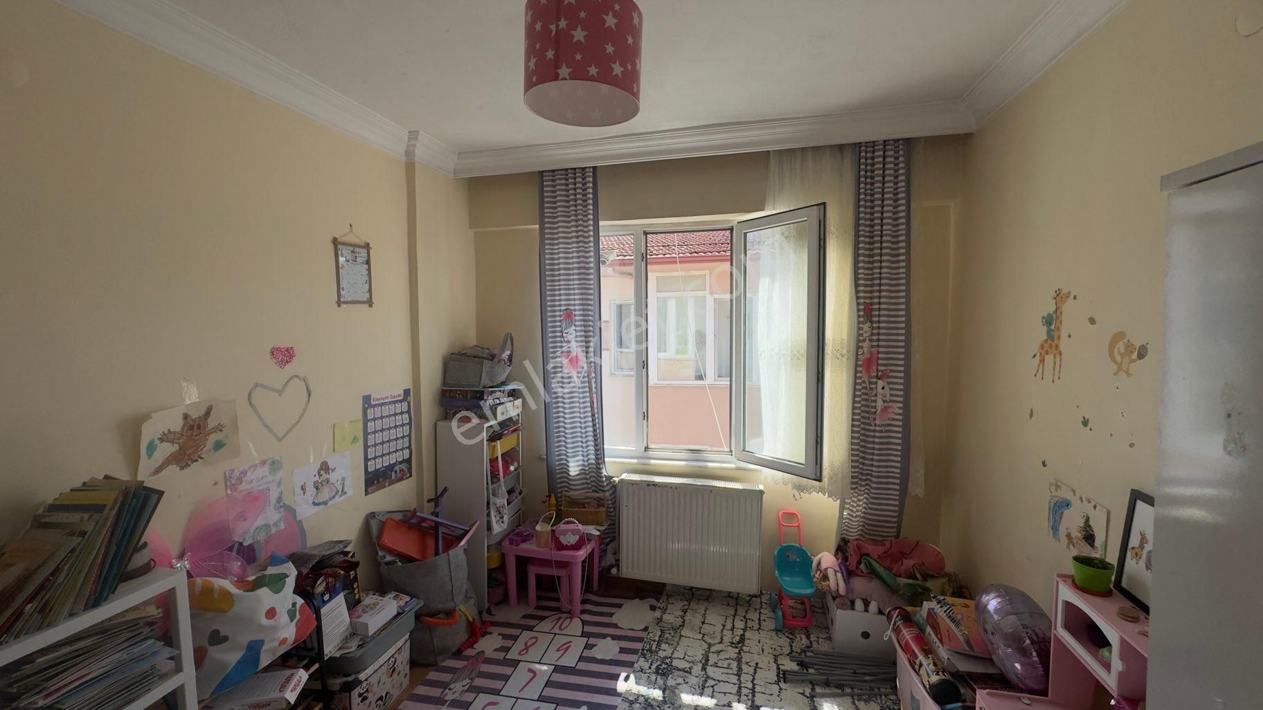 Bahçelievler De Satılık 3+1 Kapalı Mutfak Daire - Görsel 25