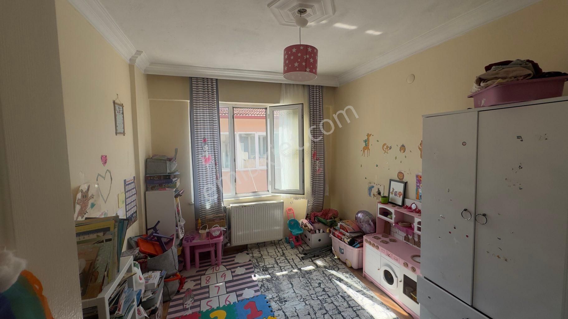 Bahçelievler De Satılık 3+1 Kapalı Mutfak Daire - Görsel 26