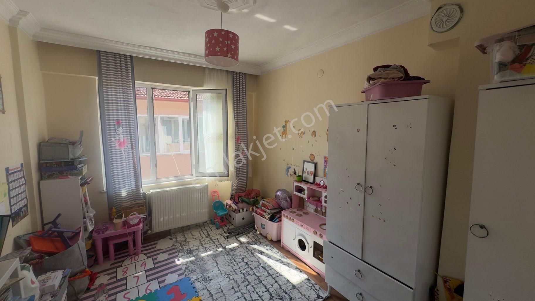 Bahçelievler De Satılık 3+1 Kapalı Mutfak Daire - Görsel 17