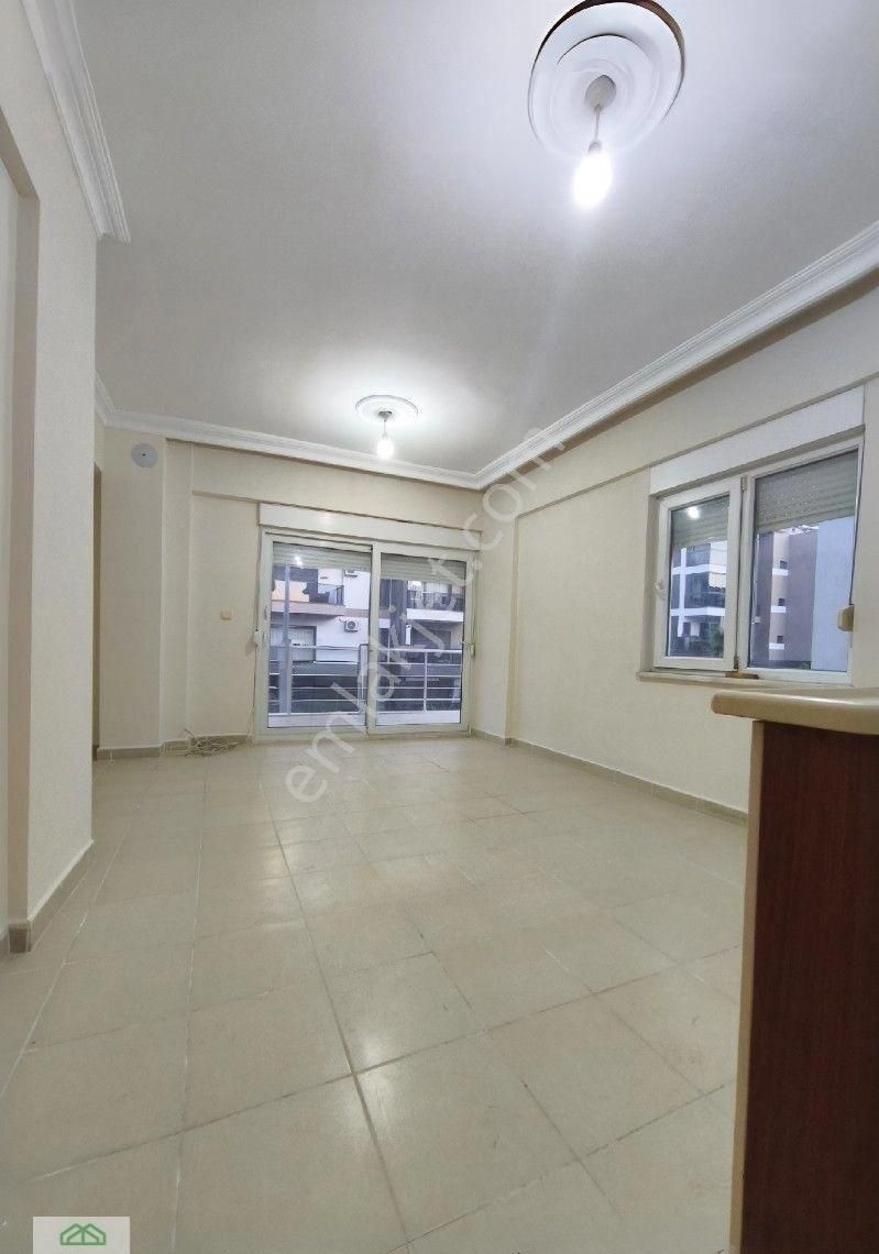 Kuşadası Ege Mahallesi’nde Satılık 2+1 Daire