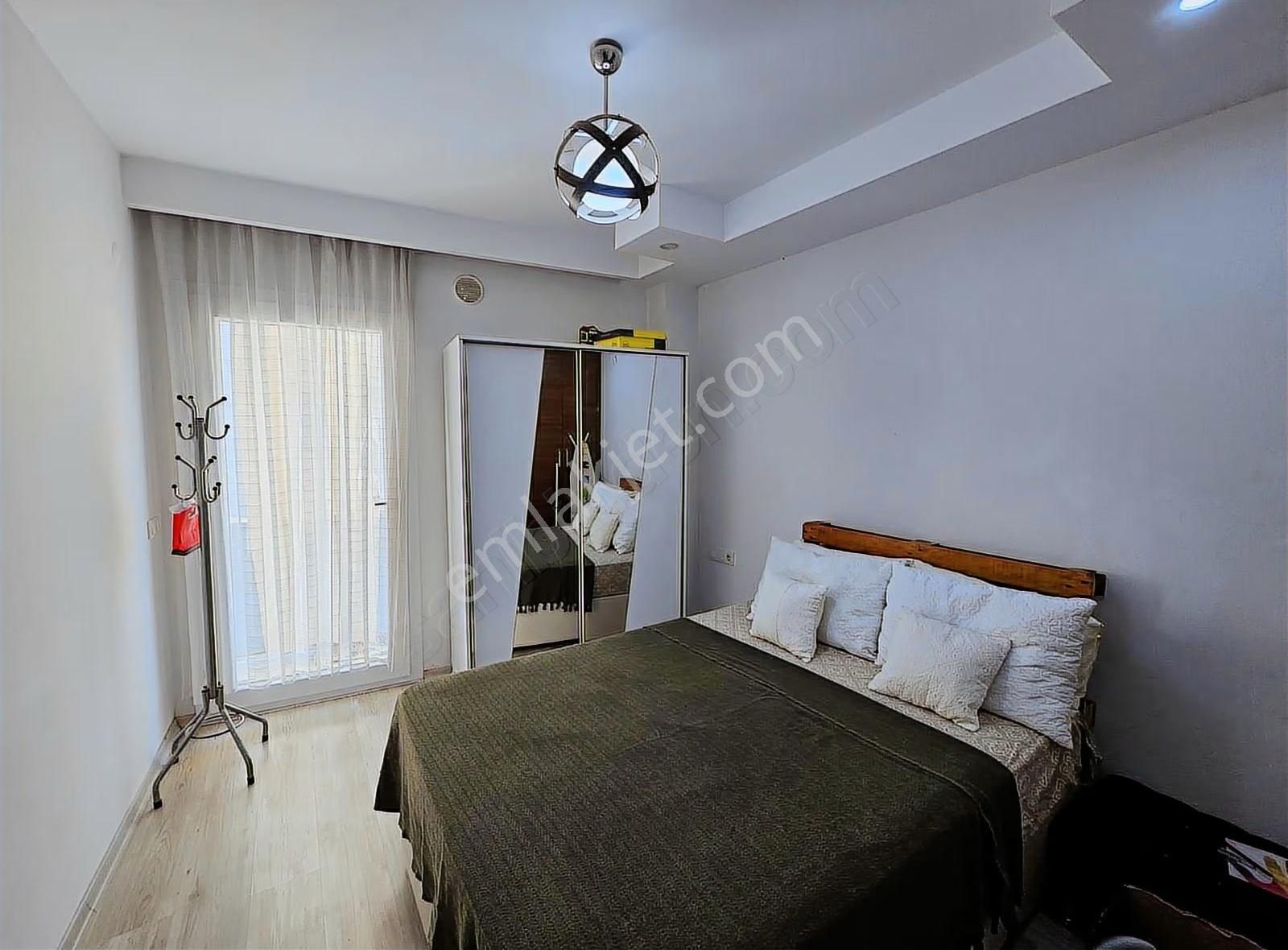 Kuşadası Merkezde Kısa Döneme Uygun Eşyalı Kiralık 1+1 - Görsel 2