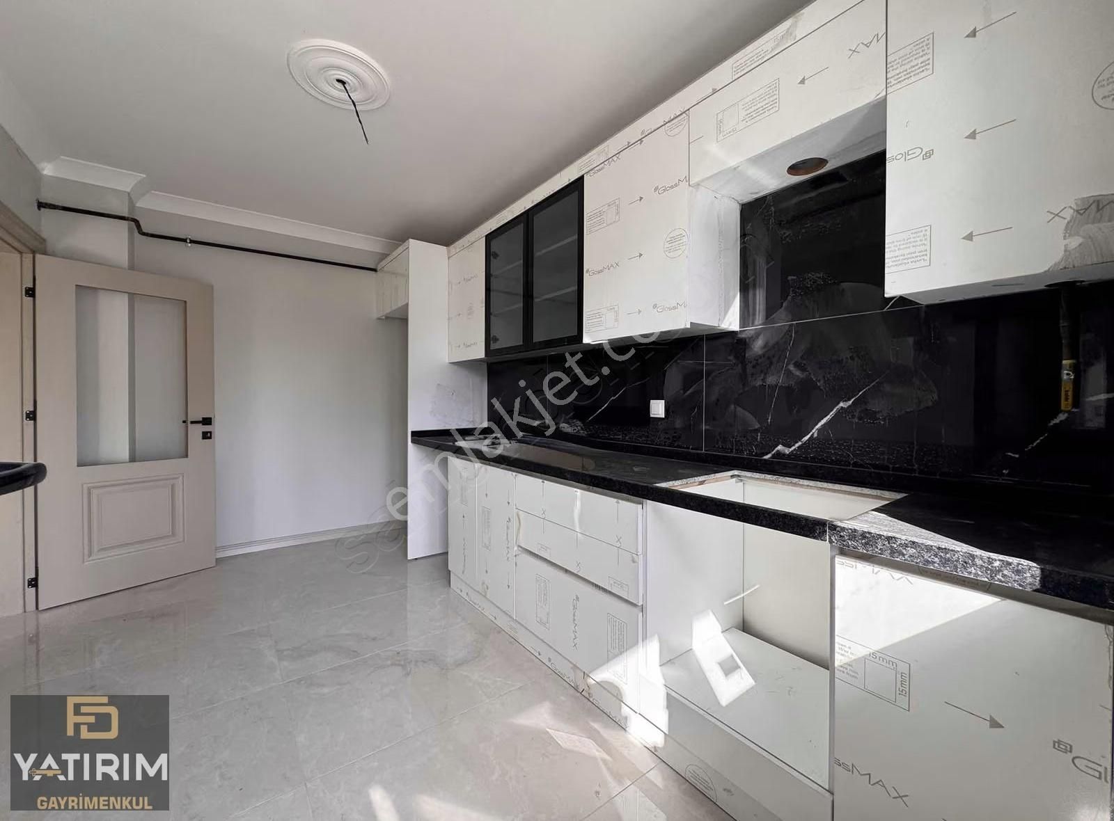 Atatürk Cad Yakını Butik Site İçi Lüx Asansörlü 2+1 95m2 Ara Kat - Görsel 4