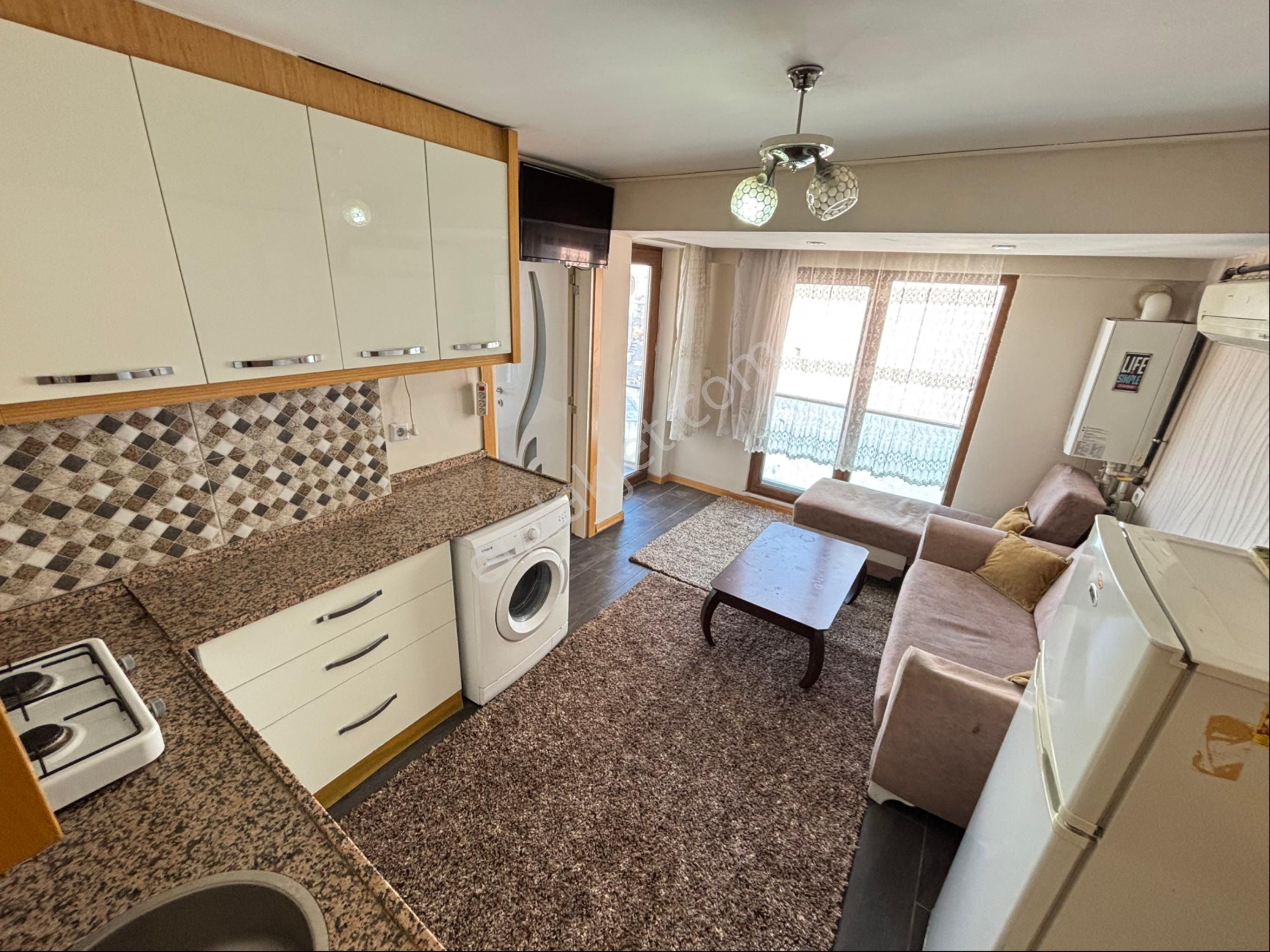 Pelitbağ'da 1+1 (faturalar Dahil) Ara Kat (balkonlu) - Görsel 3