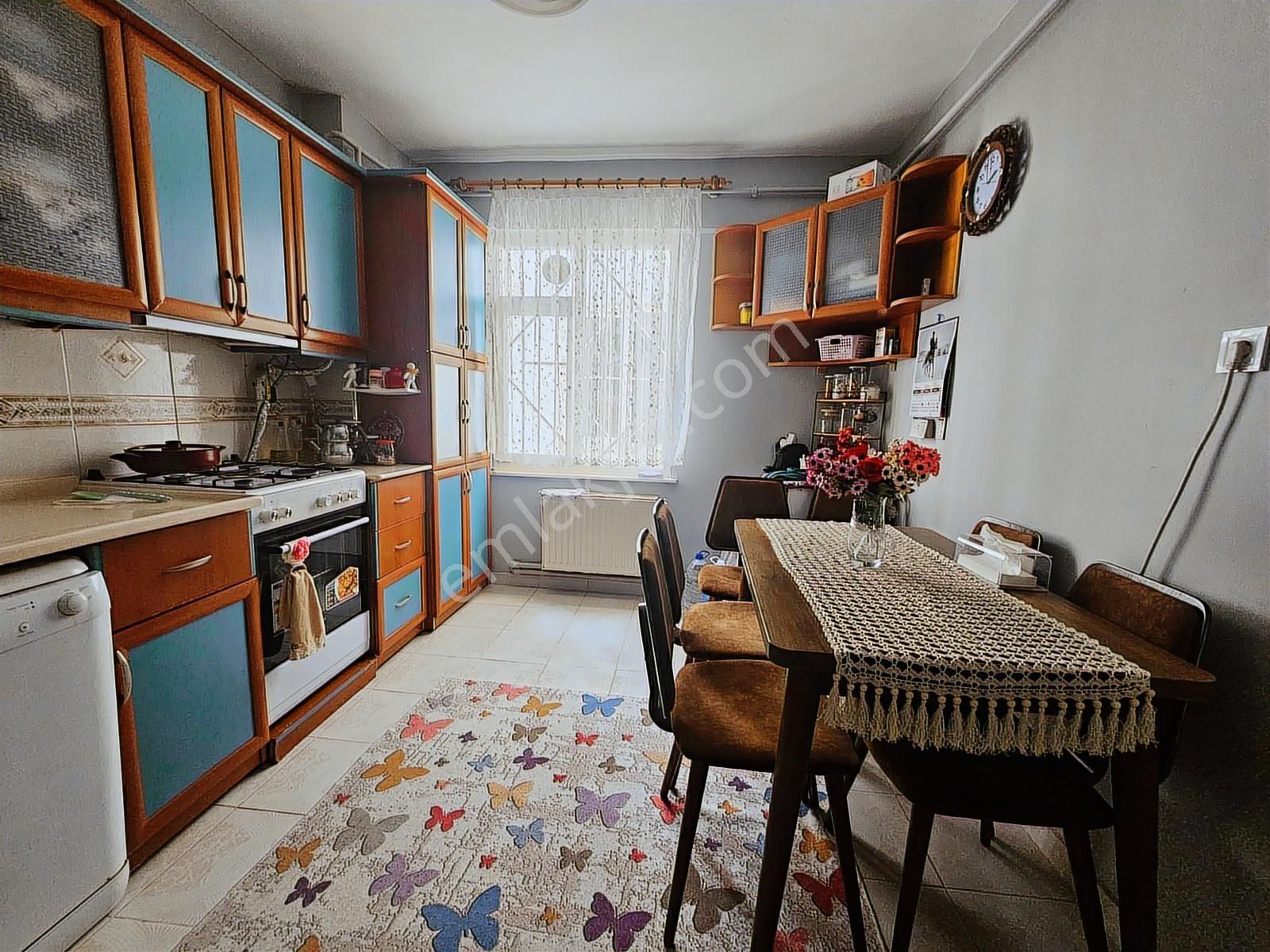 Ortacami Salı Pazarı Yanı | Çift Balkon | Tadilatlı 3+1 Daire - Görsel 4