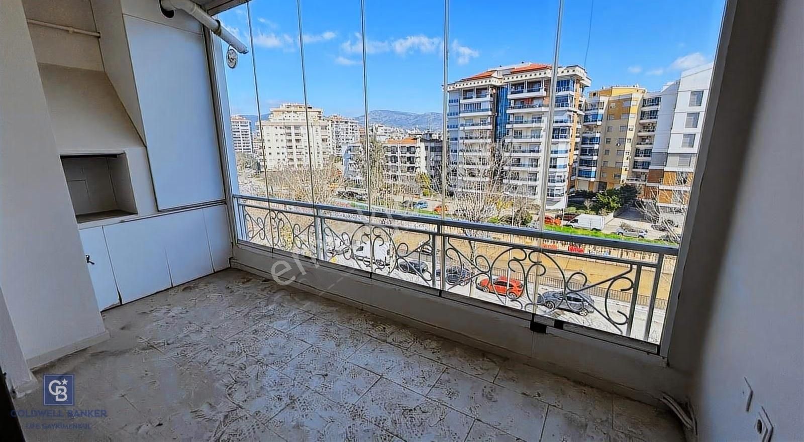 Karşıyaka Bostanlı Dere Boyunda Satılık 3+1 Yenilenmiş Daire - Görsel 16