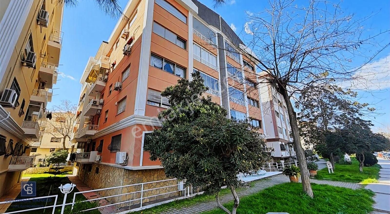 Karşıyaka Bostanlı Dere Boyunda Satılık 3+1 Yenilenmiş Daire - Görsel 5