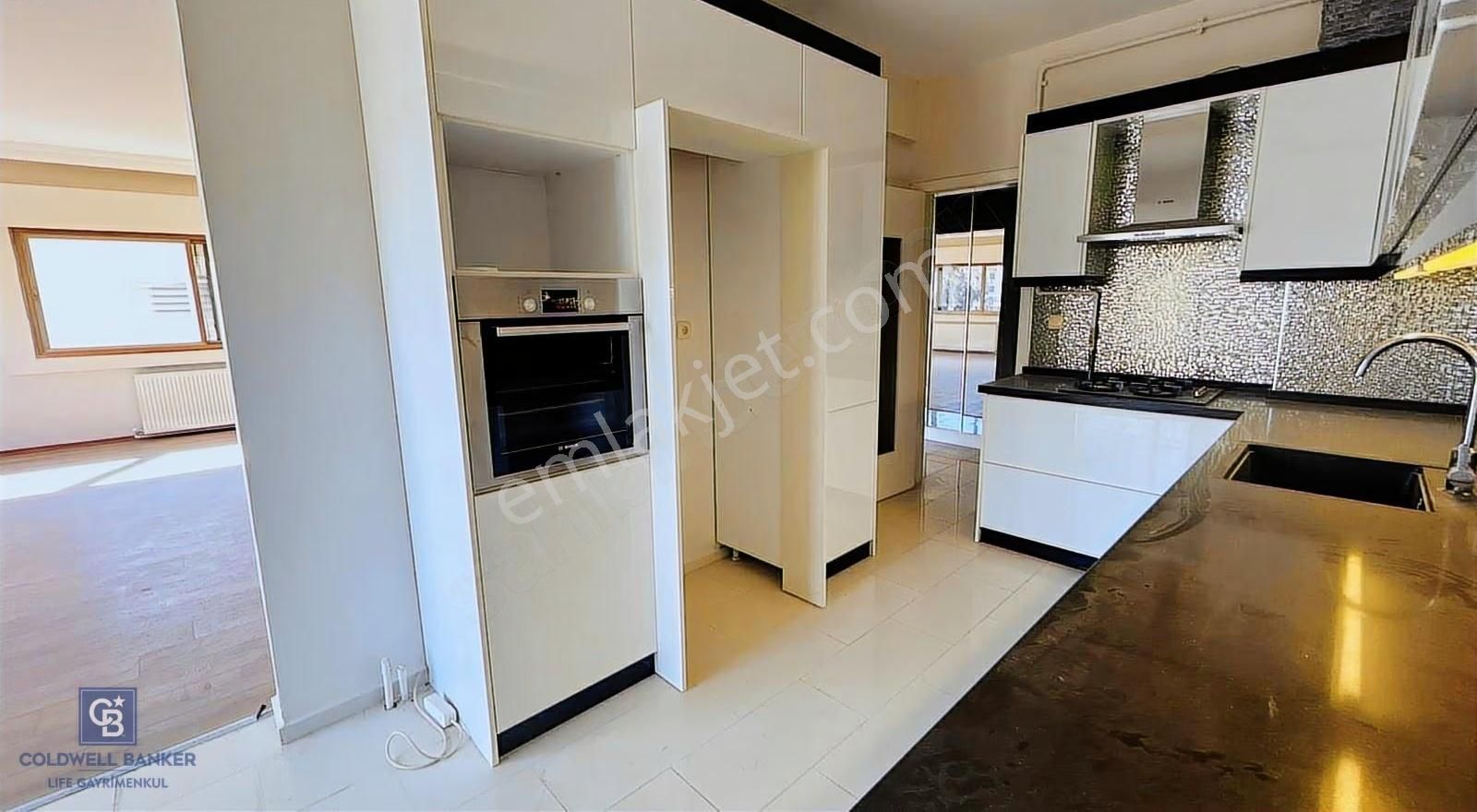 Karşıyaka Bostanlı Dere Boyunda Satılık 3+1 Yenilenmiş Daire - Görsel 24