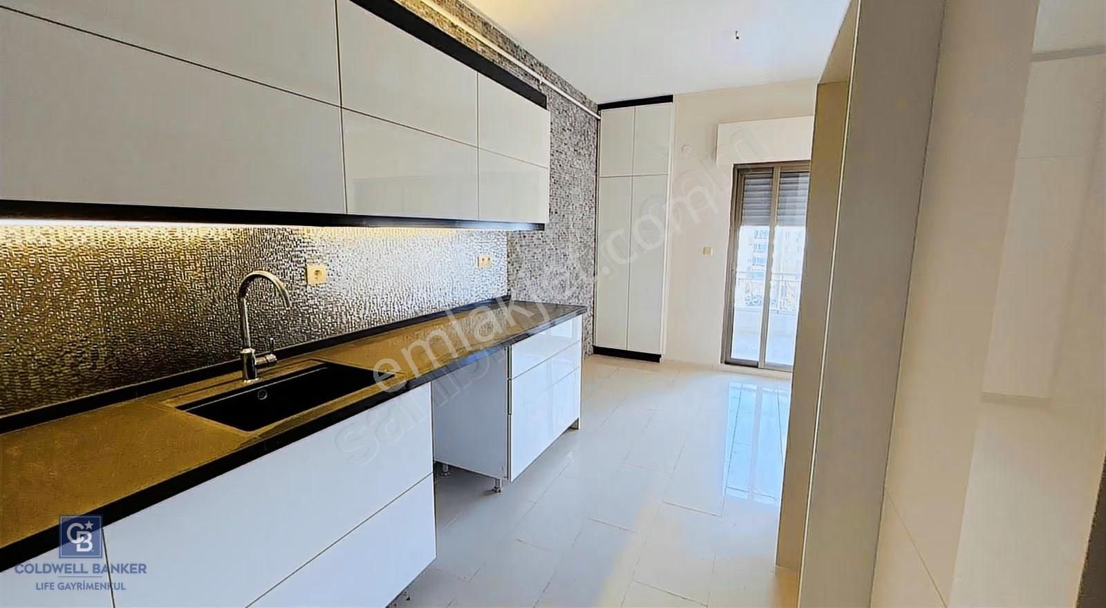 Karşıyaka Bostanlı Dere Boyunda Satılık 3+1 Yenilenmiş Daire - Görsel 15