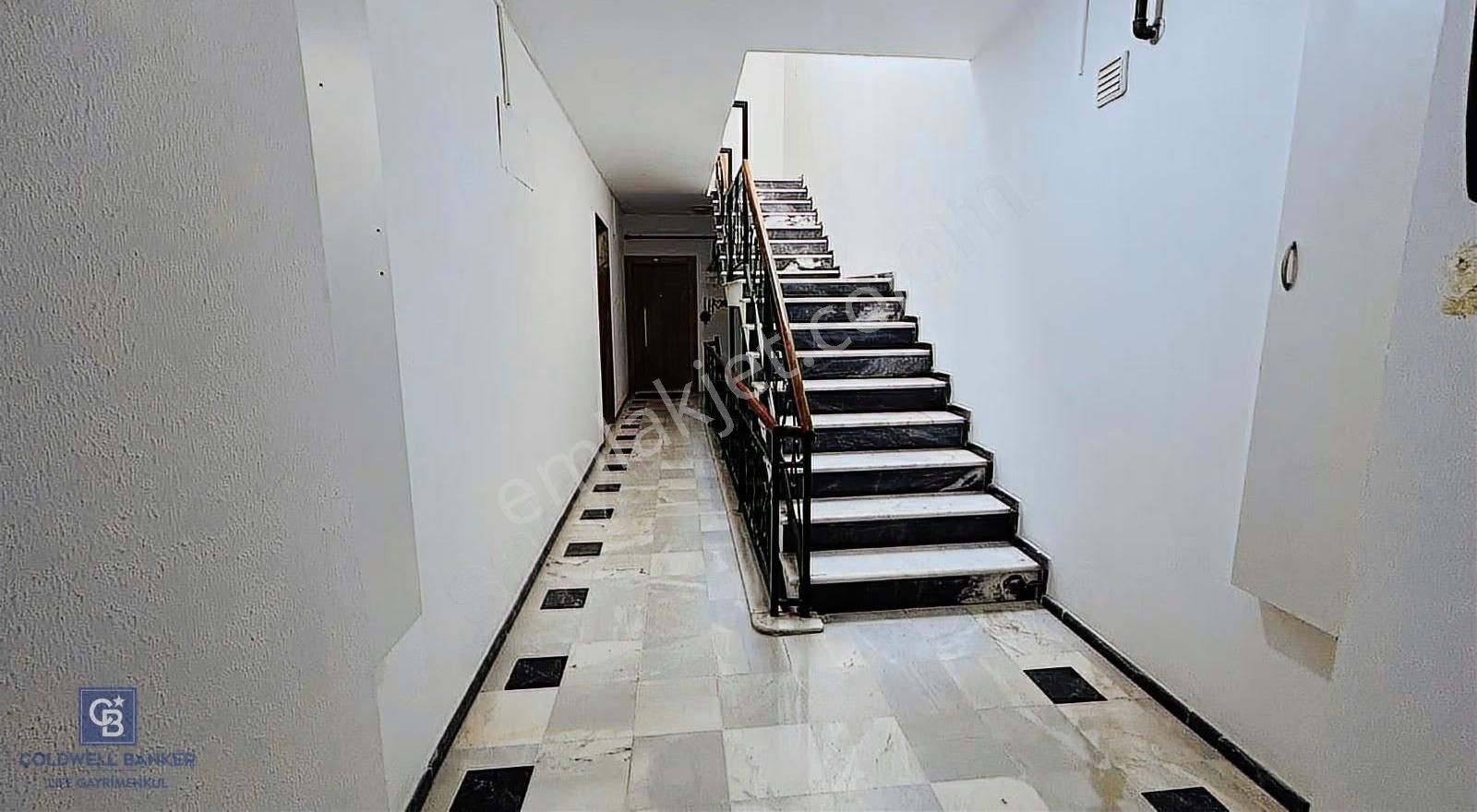 Karşıyaka Bostanlı Dere Boyunda Satılık 3+1 Yenilenmiş Daire - Görsel 28