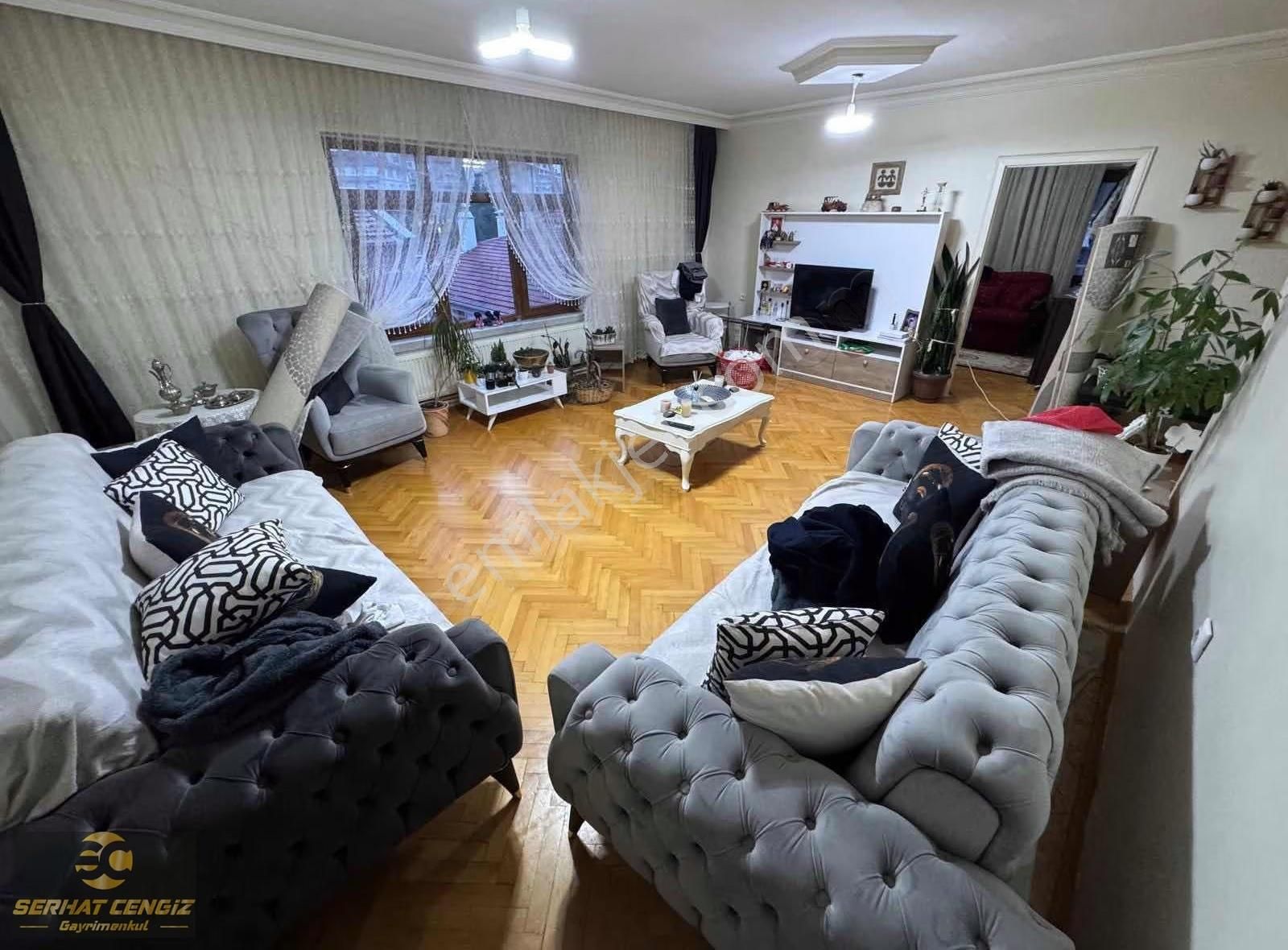 Özgürlük Caddesi'nde Merkezi Konumda 3+1 Daire