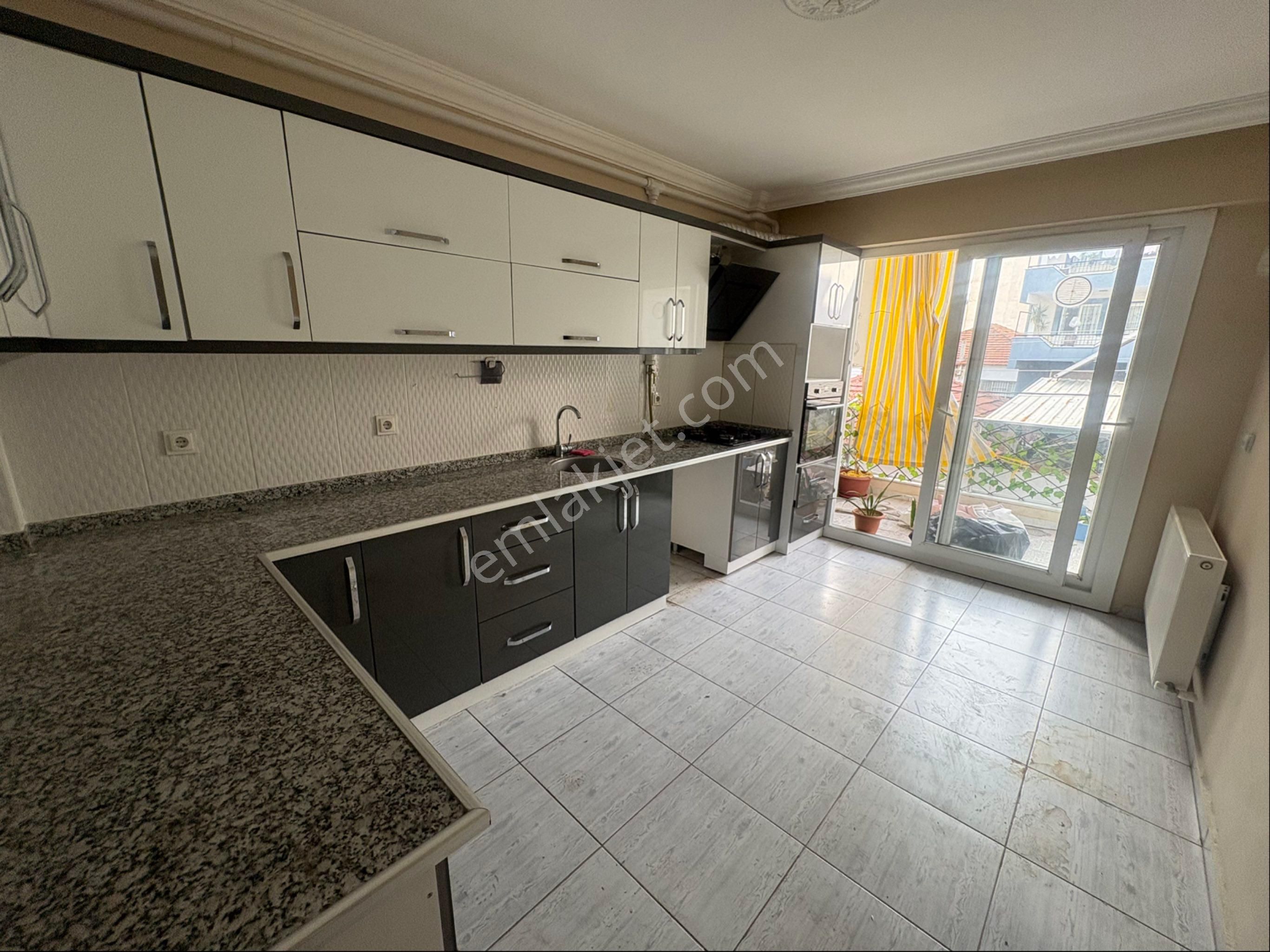 Ana Caddeye Yakın Ara Kat Geniş Metraj D.gazlı 2+1 Kiralık Daire - Görsel 3