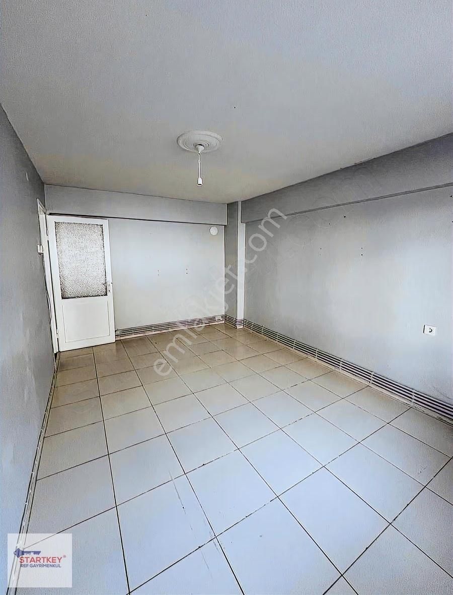 Menemen Merkezde Cadde Üzeri 3+1 Kiralık Daire