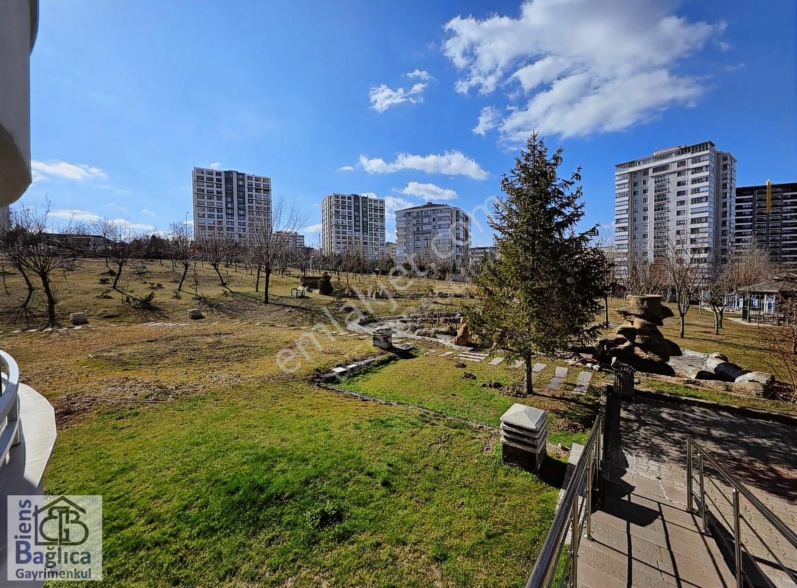 Bağlıca'nın En Yeşil Sitesinde Kiralık 4+1 Daire