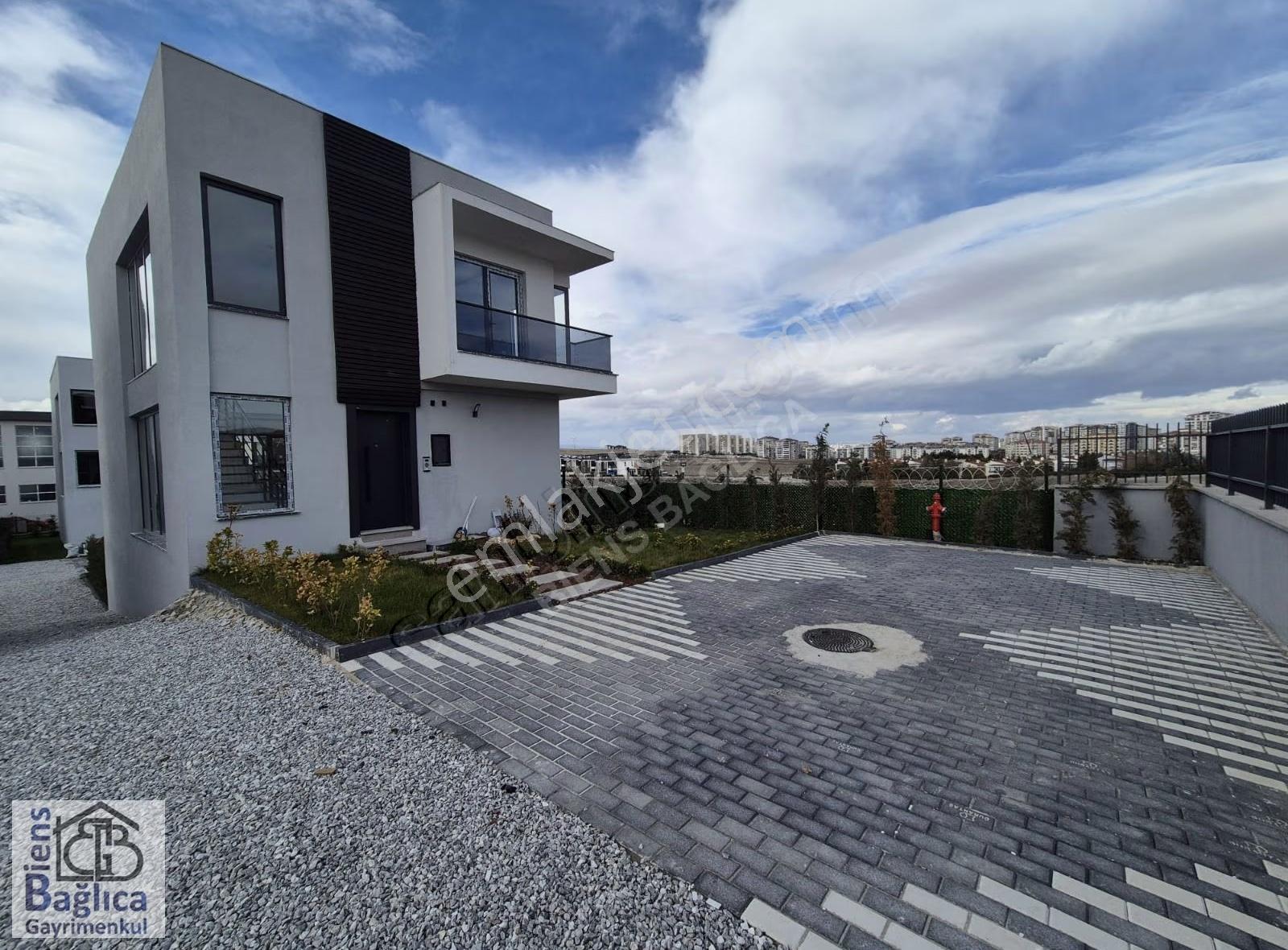 Biens Ten Yılın İlk Fırsatı 5+1 Bodrumsuz Site İçi Yapılı Villa - Görsel 17