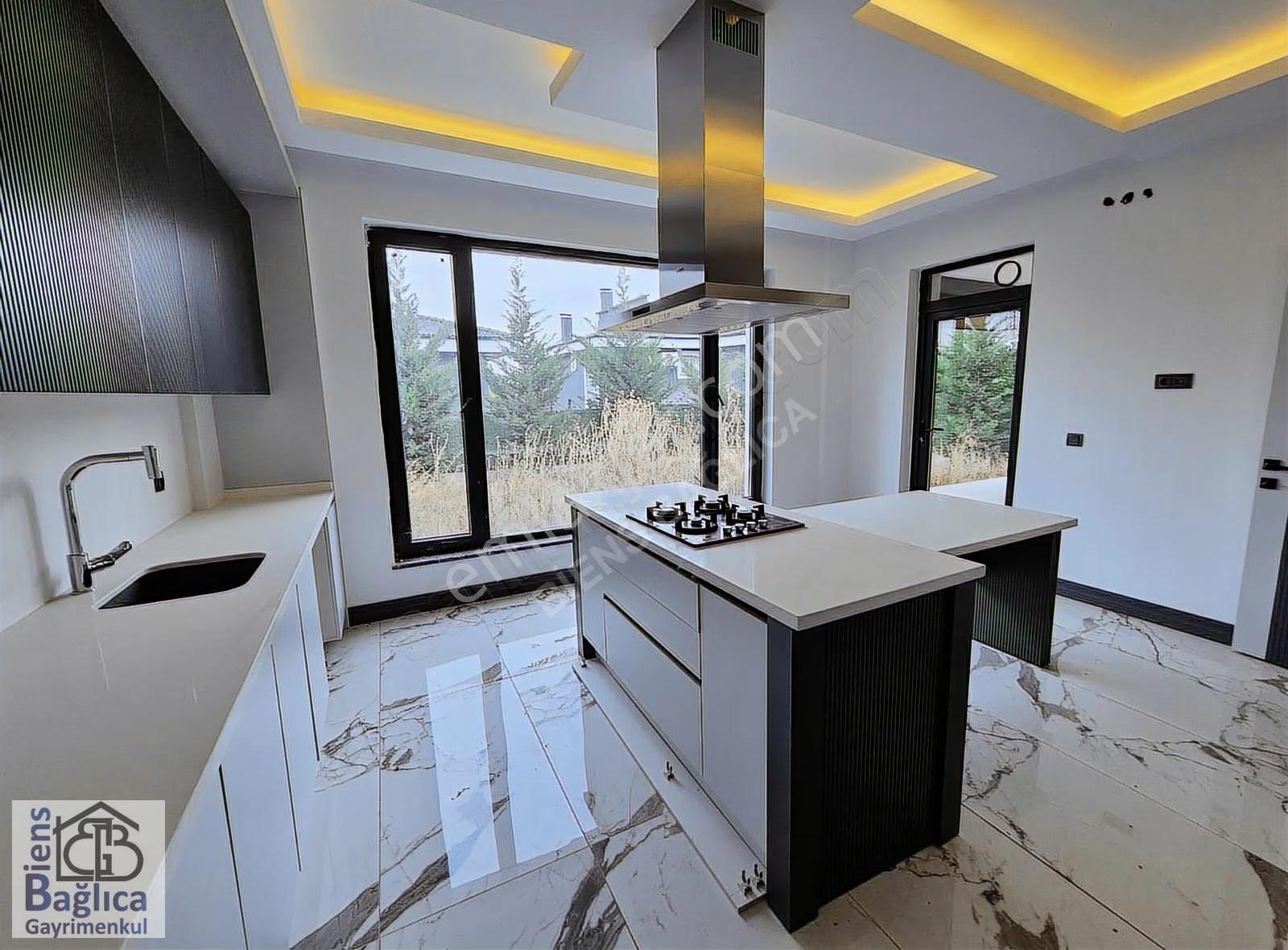 Biens'ten 7/24 Güvenlikli, Havuzlu, 5+2 Lüks Villa