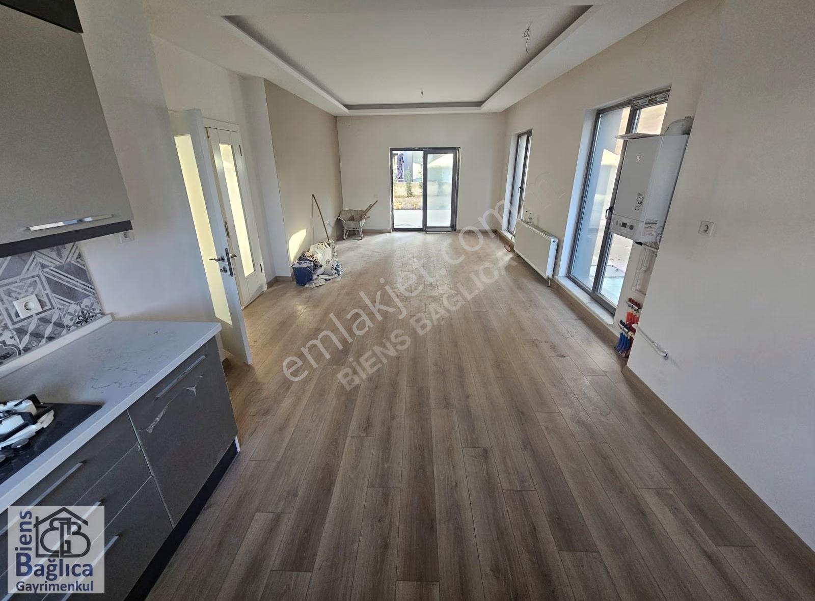 Geniş Bahçeli Güvenlikli Kapalı Otoparklı Villa Sitesi - Görsel 8