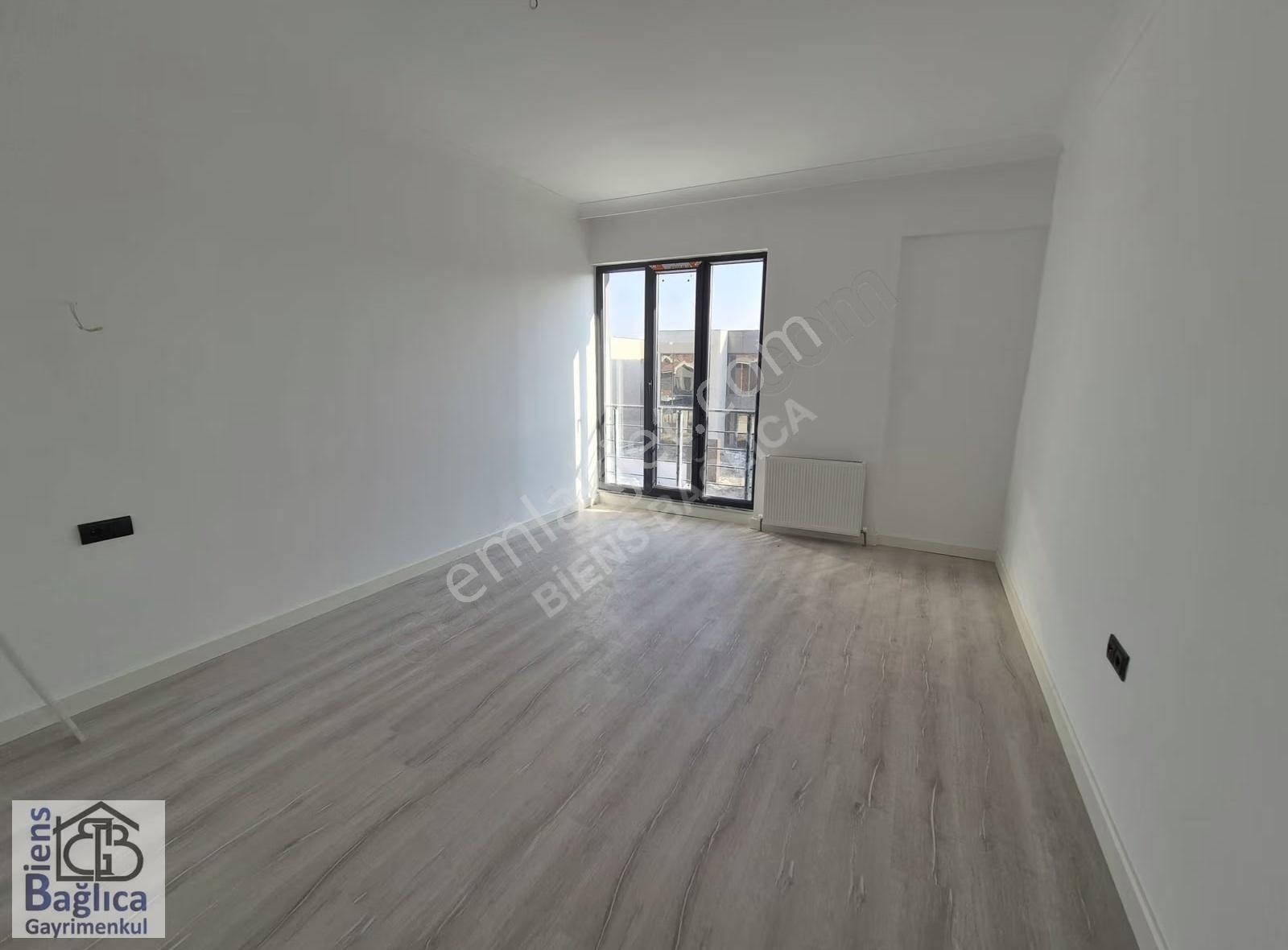 Bağlıca'da Site İçinde Satılık Geniş Tripleks Villa - Görsel 9
