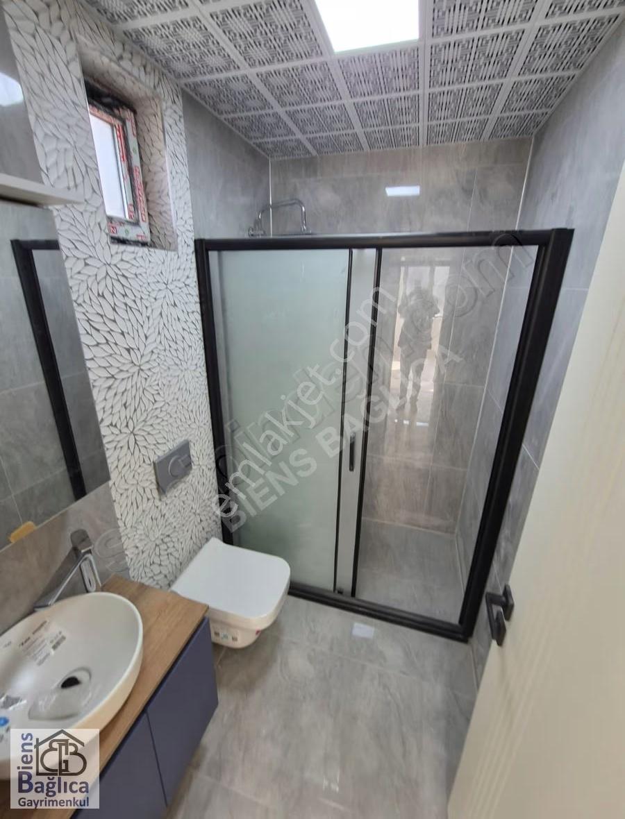 Bağlıca'da Site İçinde Satılık Geniş Tripleks Villa - Görsel 25