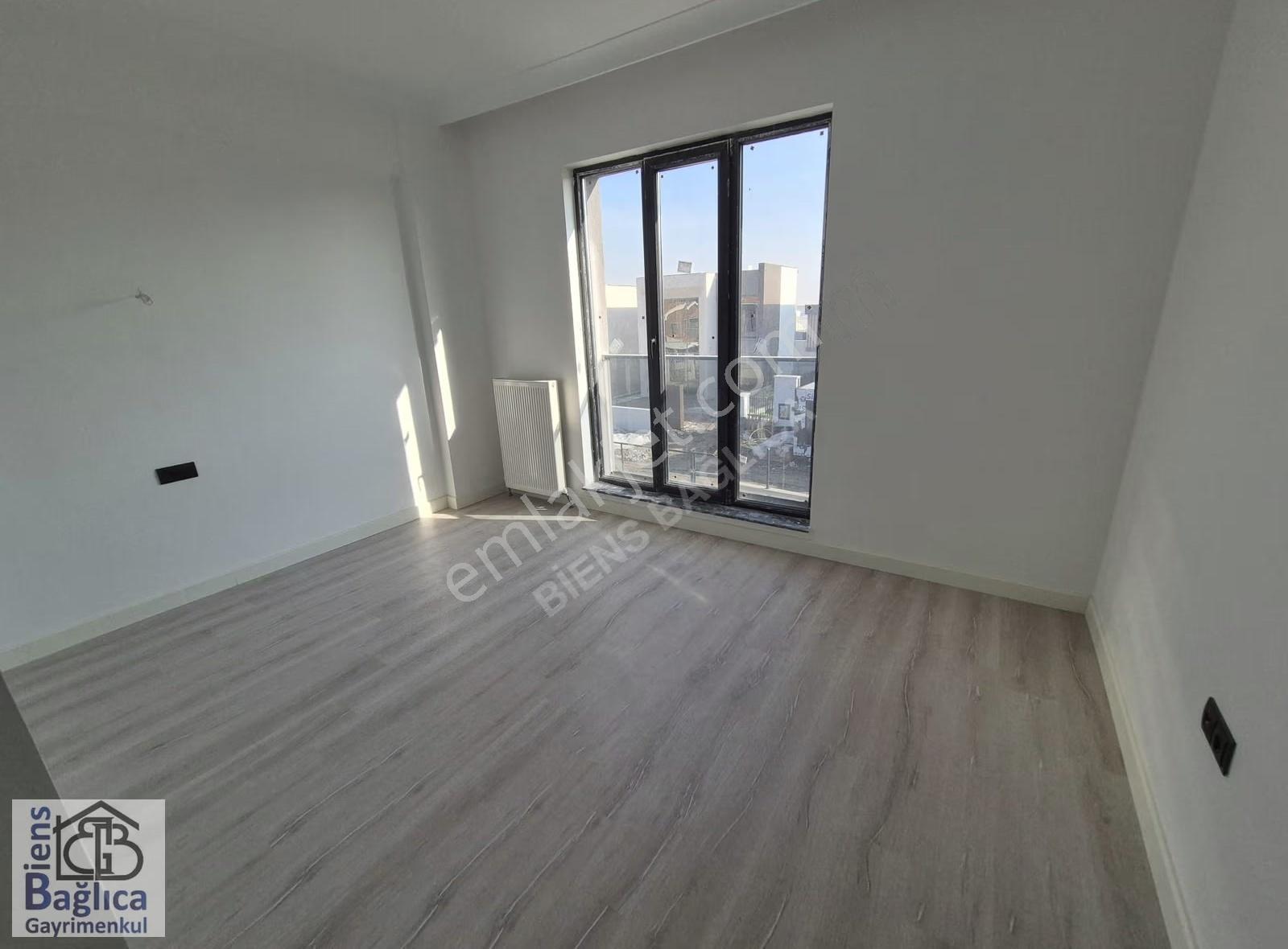 Bağlıca'da Site İçinde Satılık Geniş Tripleks Villa - Görsel 8