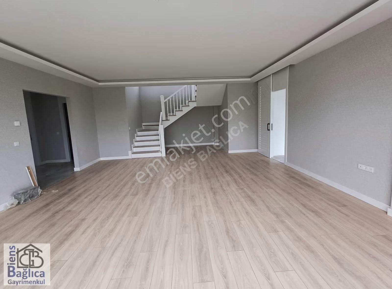 Bağlıca'da 650m² Arsaya Sahip Lüks Villa - Görsel 16