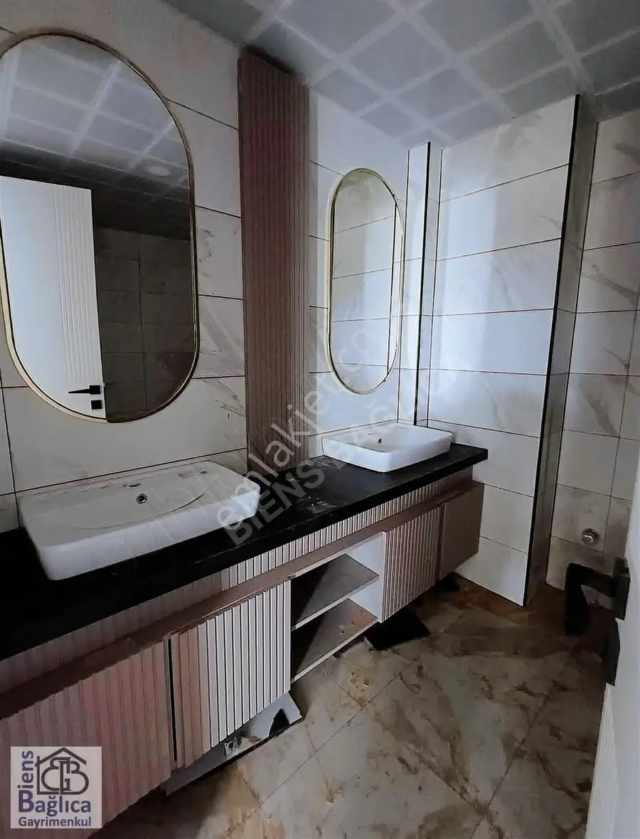 Bağlıca'da 650m² Arsaya Sahip Lüks Villa - Görsel 4