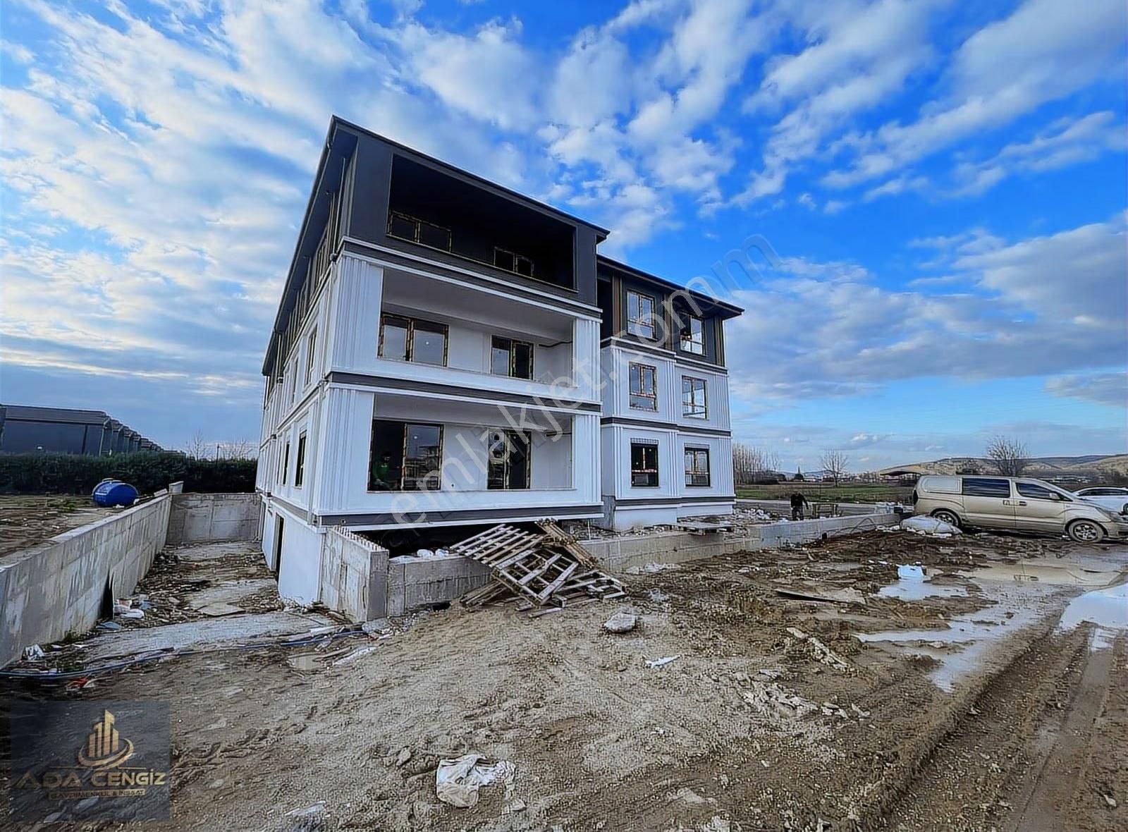 Tuzla Mahallesinde3+1 135 M2 Kapalı Garajlı Geniş Ferah Daireler - Görsel 5