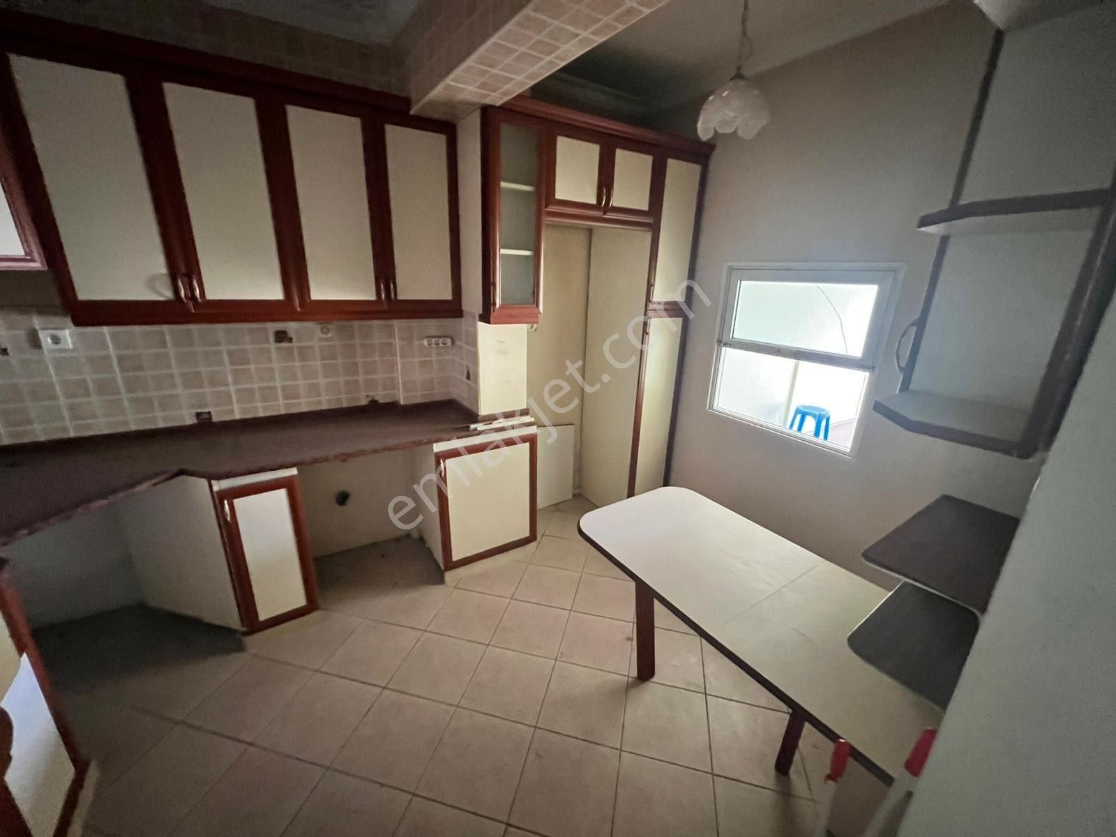 Mithatpaşa Caddesi’ne Yakın 2 + 1 Kiralık Daire - Görsel 2