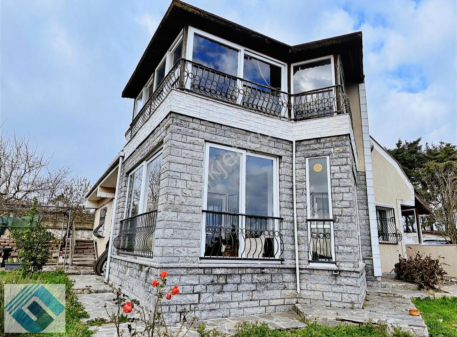 Çatalca Gümrüğe Yakın Site İçi Mobilyalı Kiralık Villa