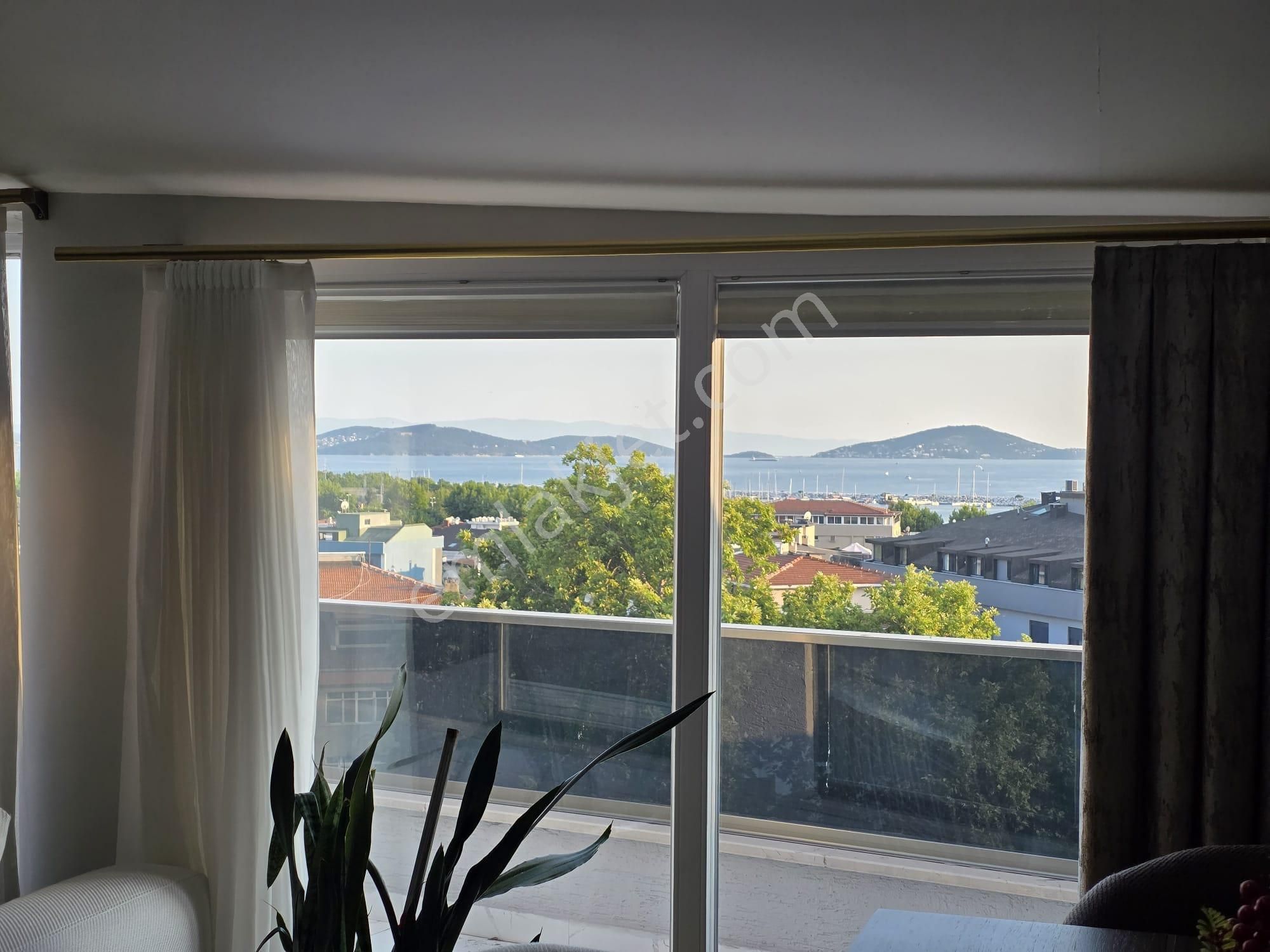 Küçükyalı Marmaray Durağında Kapanmaz Deniz Manzaralı Dubleks