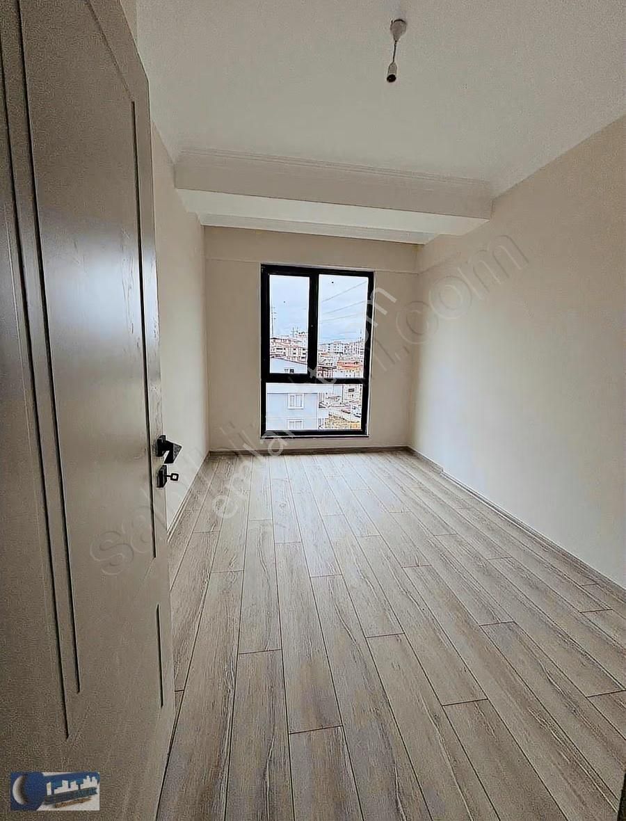 Sezer Emlaktan Kışla Mahallesi Nde Satılık Daire - Görsel 2