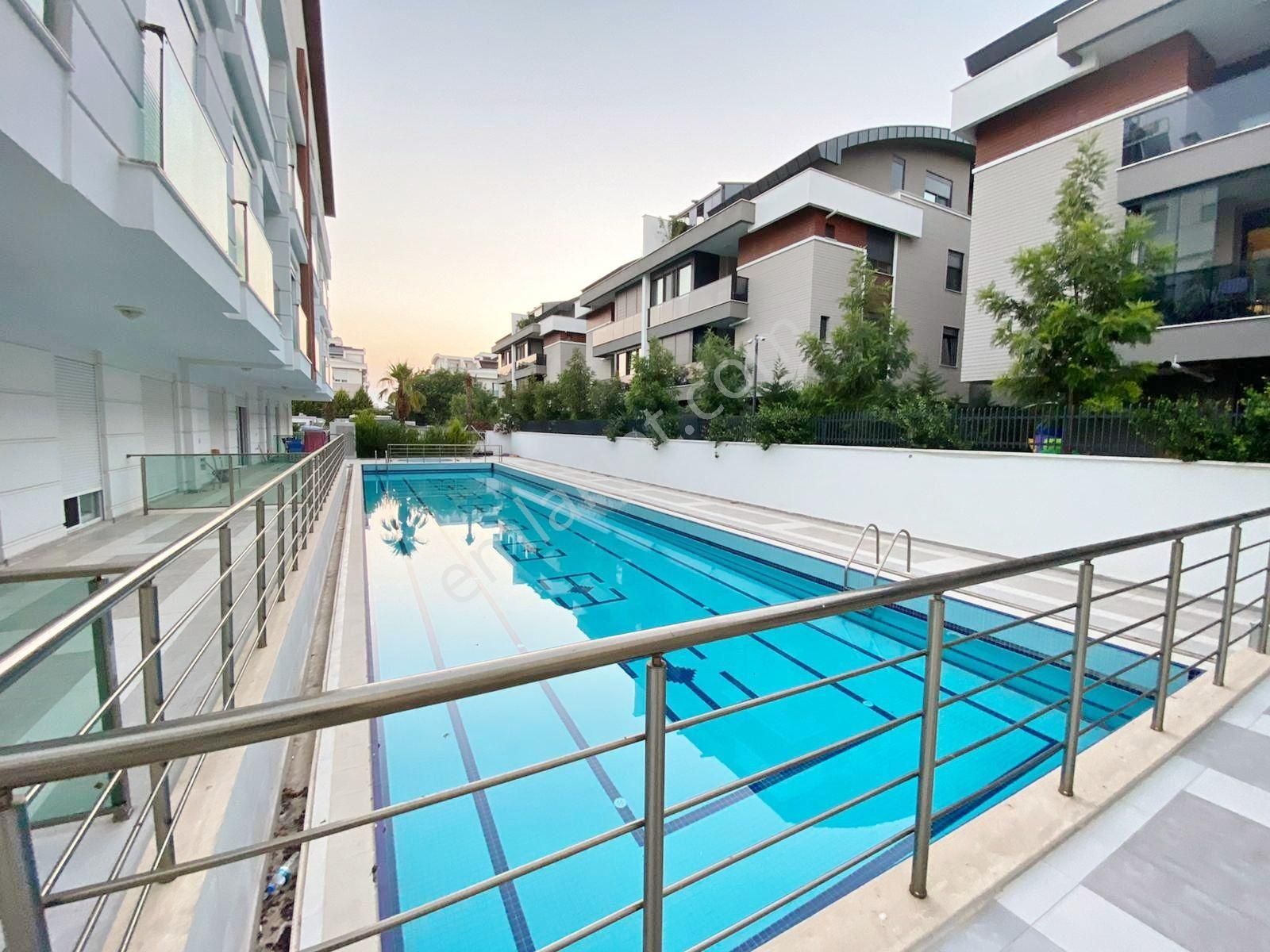 Güzeloba'da Artuklu Konutlarında 1+1 Yatırımlık Giriş Katı - Görsel 18