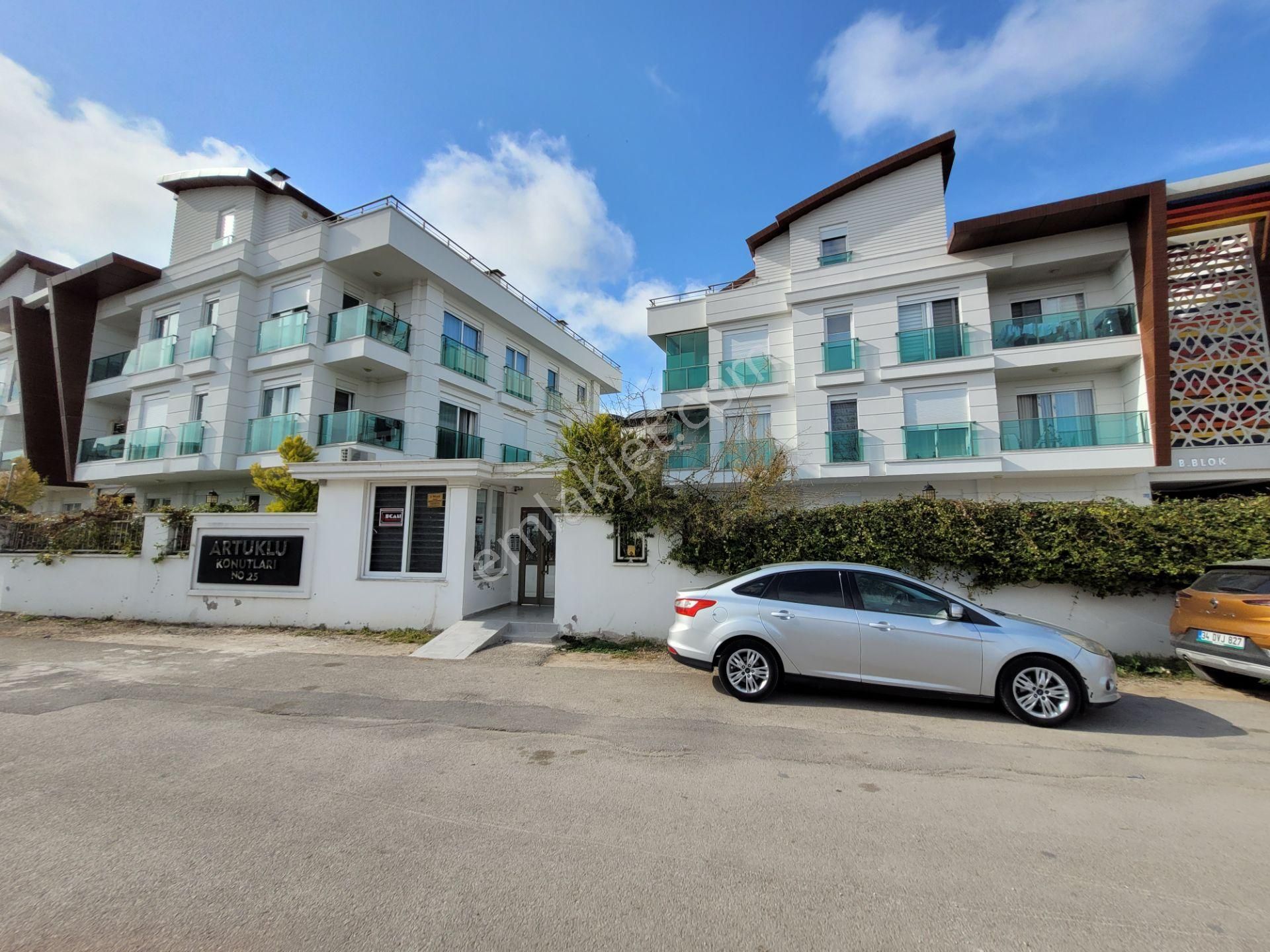 Güzeloba'da Artuklu Konutlarında 1+1 Yatırımlık Giriş Katı - Görsel 15