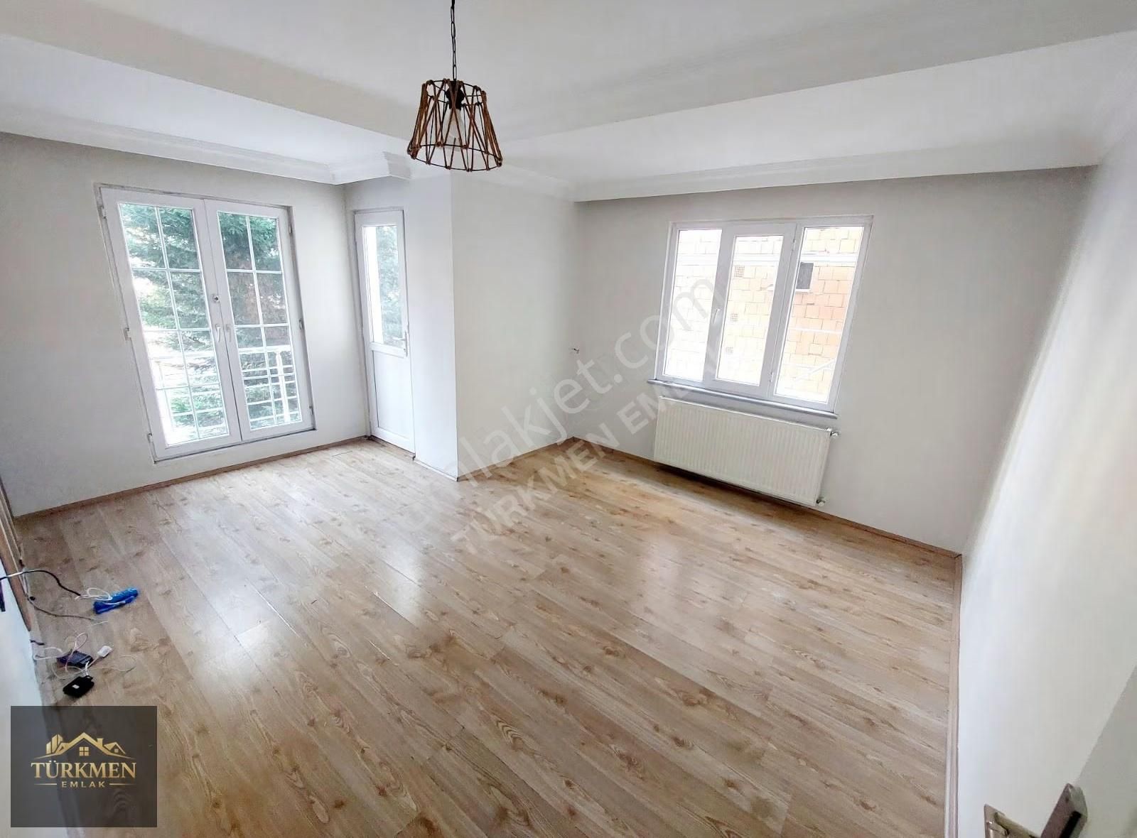 Türkmen Emlak'tan 75 Yıl Mah. Satılık 2+1 Çift Balkonlu 1 Kat - Görsel 6