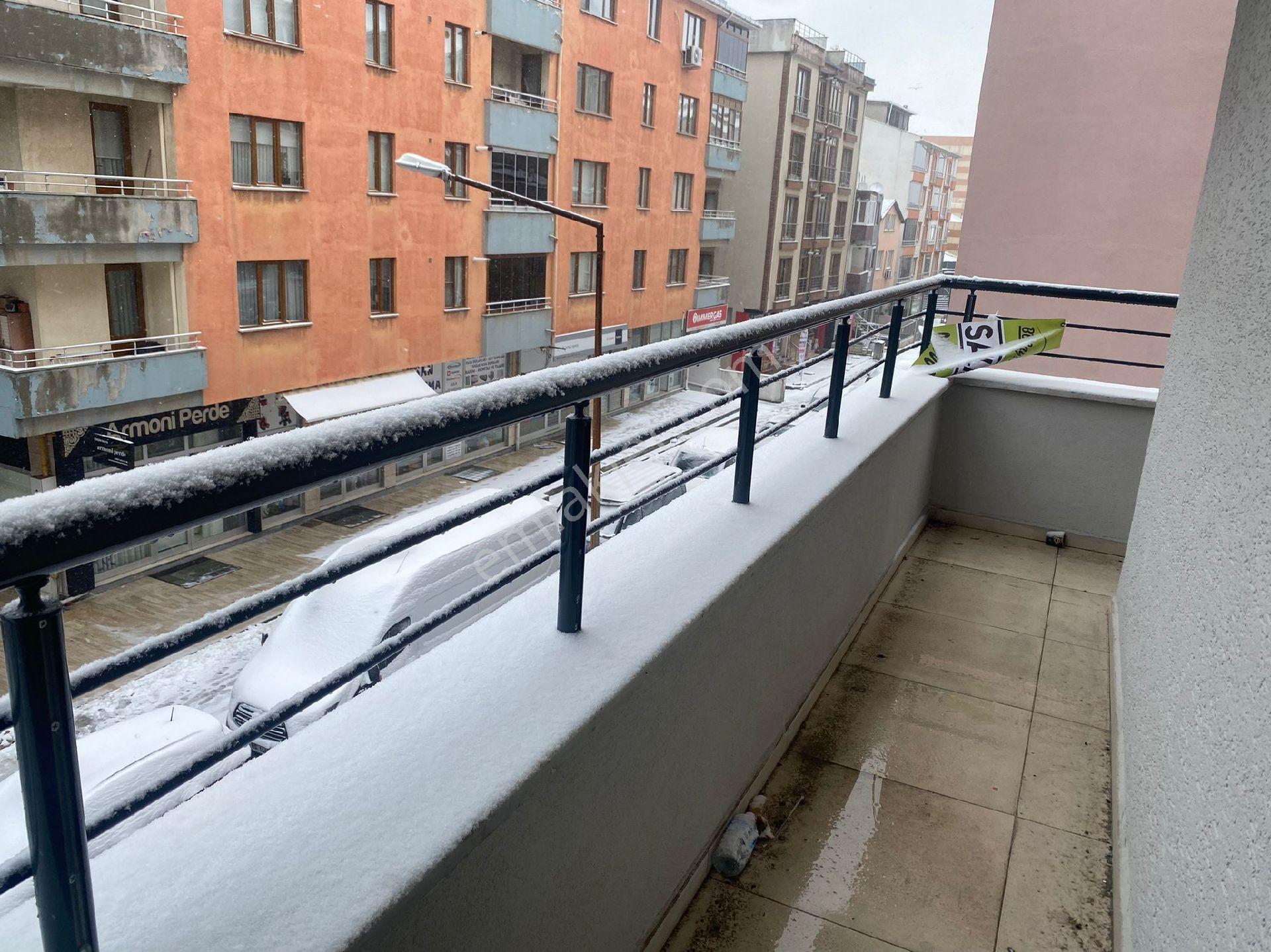 Çarşı Merkezde Ara Kat Satılık 2+1 Açık Mutfaklı Daire - Görsel 8