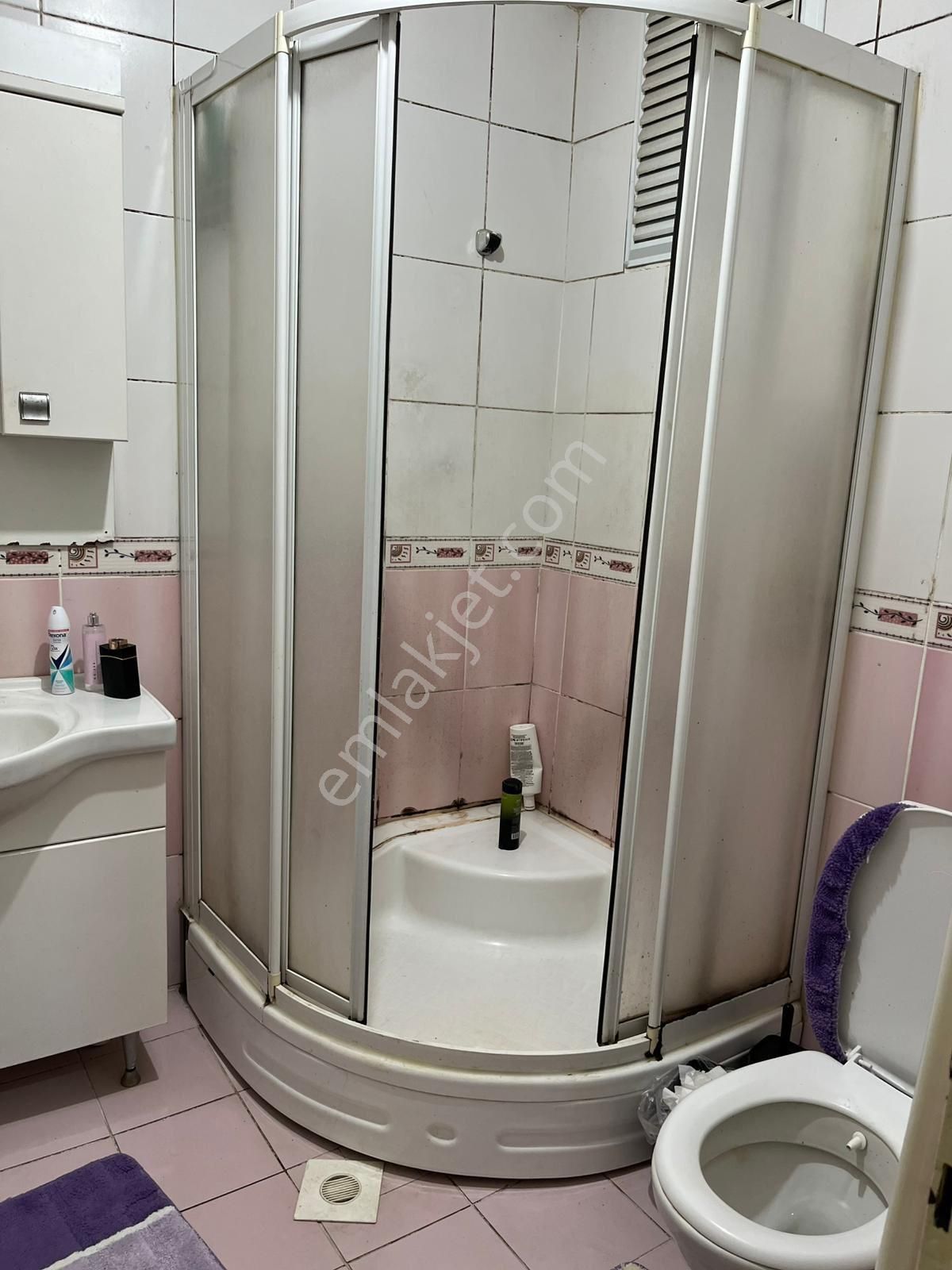 Ciftlik Caddesi Uzerinde İci Temiz Satılık Daire - Görsel 5