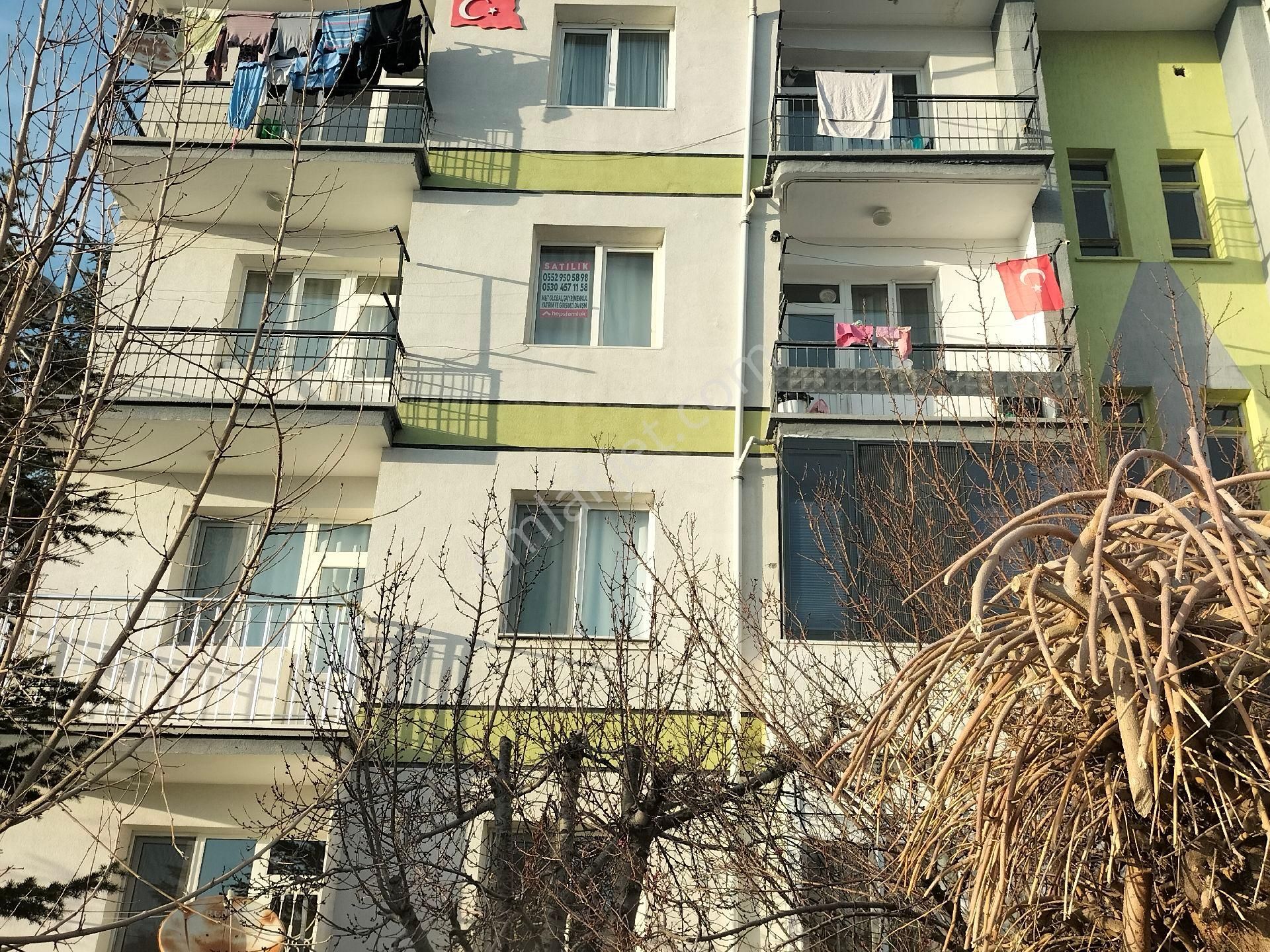 Şinasi Mahallesinde Satılık 2+1 Daire - Görsel 2