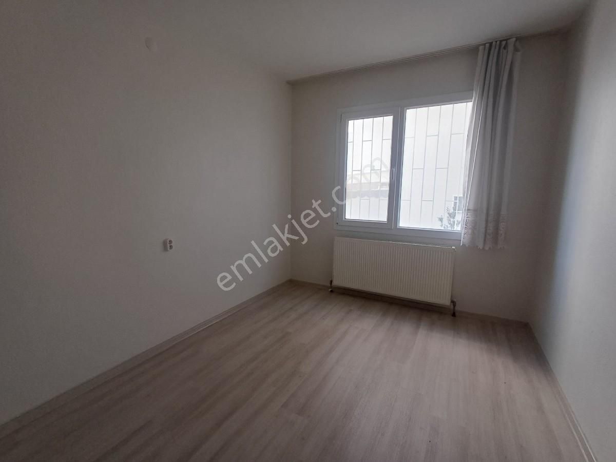 Bornovada Seçkin Aileler İçin 3+1 Ferah Kiralık Daire - Görsel 18