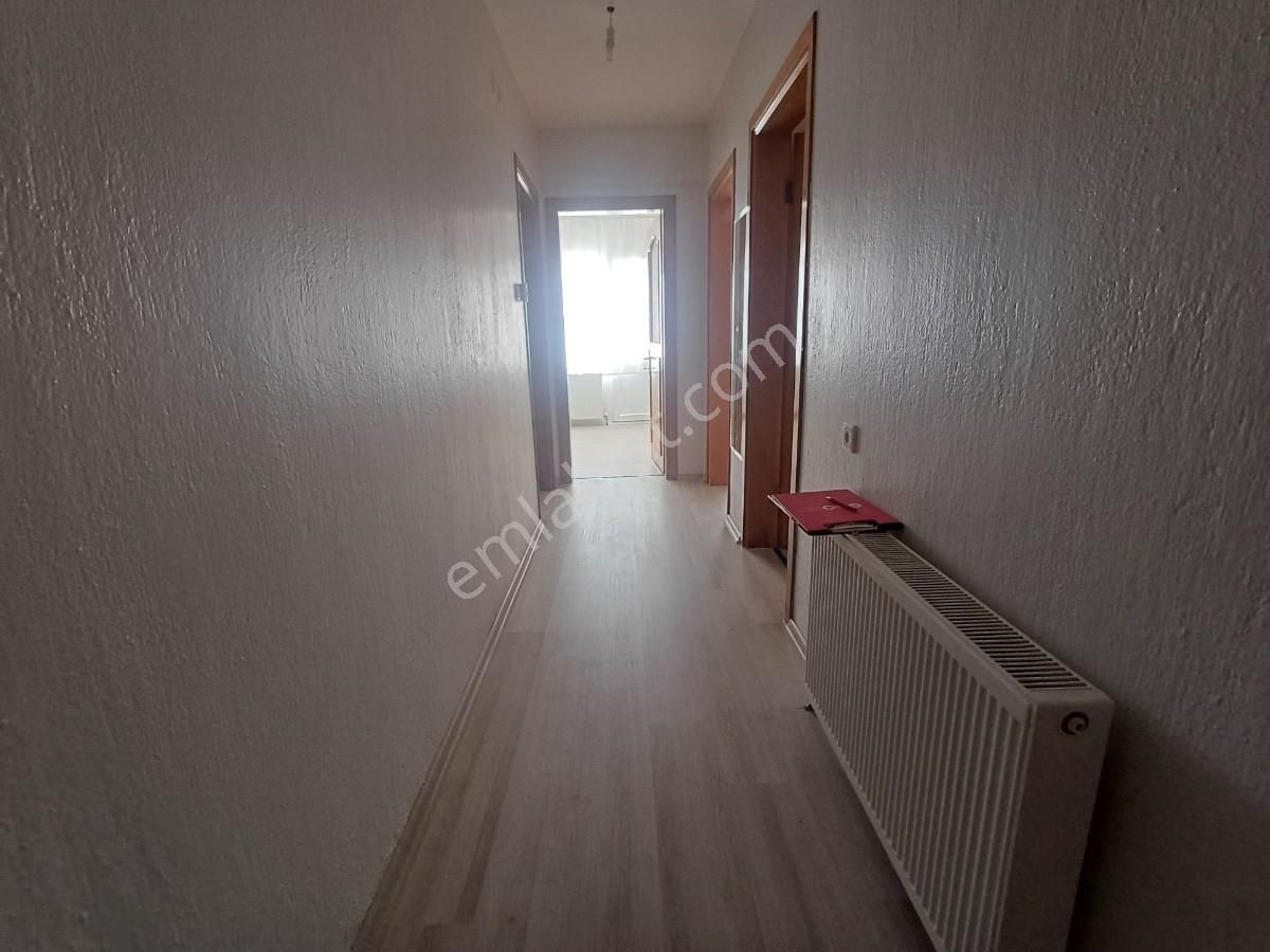 Bornovada Seçkin Aileler İçin 3+1 Ferah Kiralık Daire - Görsel 6