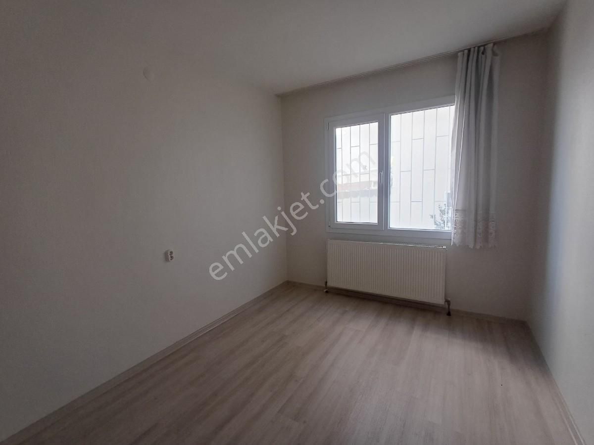 Bornovada Seçkin Aileler İçin 3+1 Ferah Kiralık Daire - Görsel 17