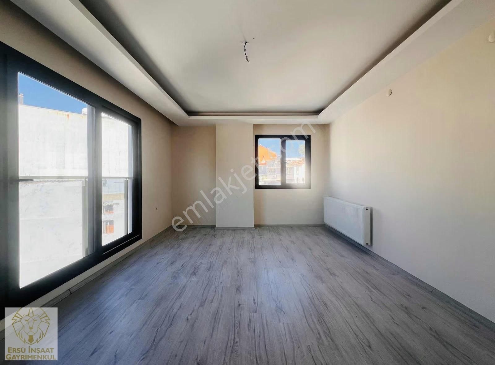 Ersü'den 3+1 Doğalgazlı Ebeveyn Banyolu Otoparklı Lüks Daire