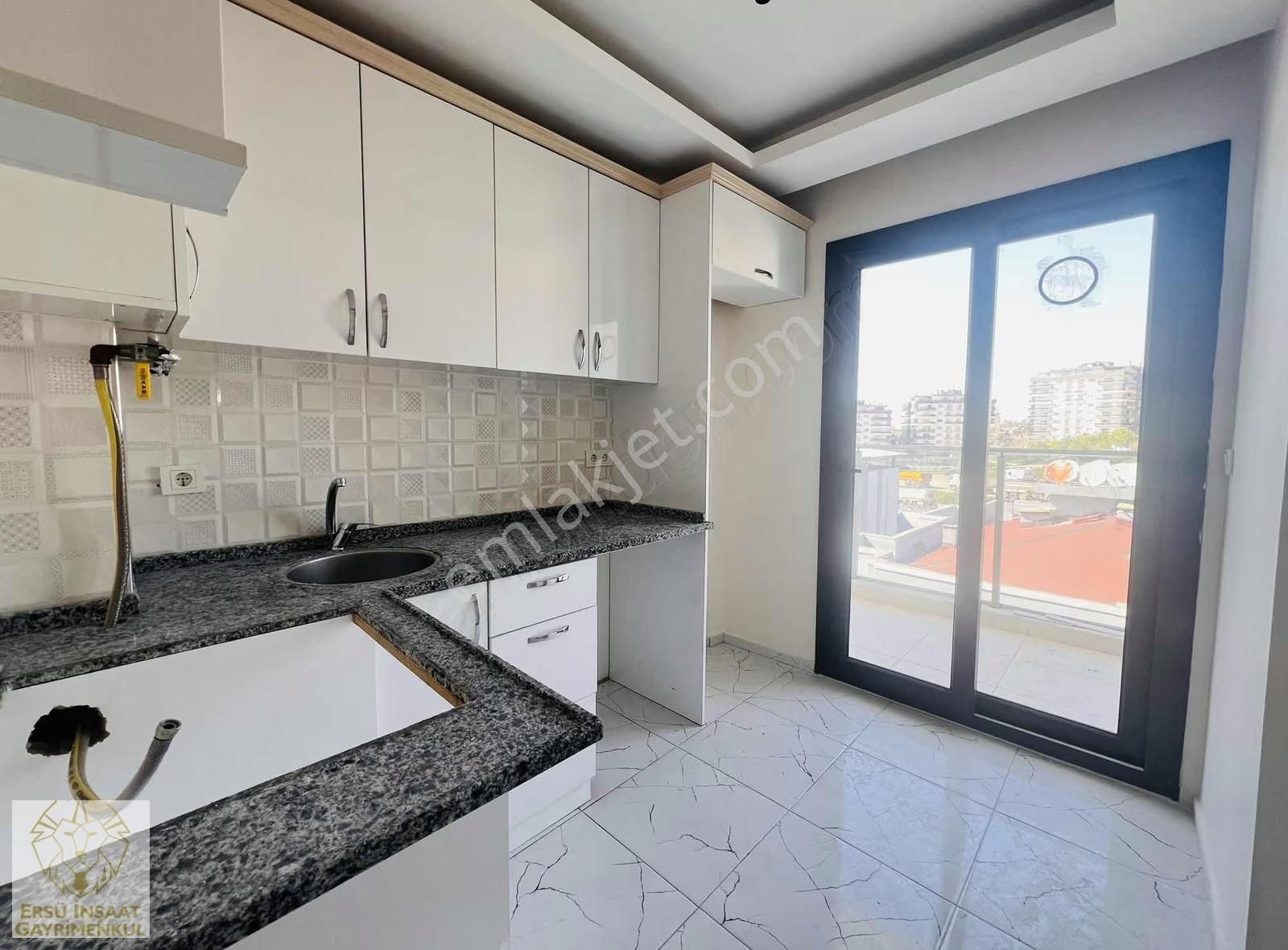 Ersü'den 3+1 Doğalgazlı Ebeveyn Banyolu Otoparklı Lüks Daire - Görsel 5