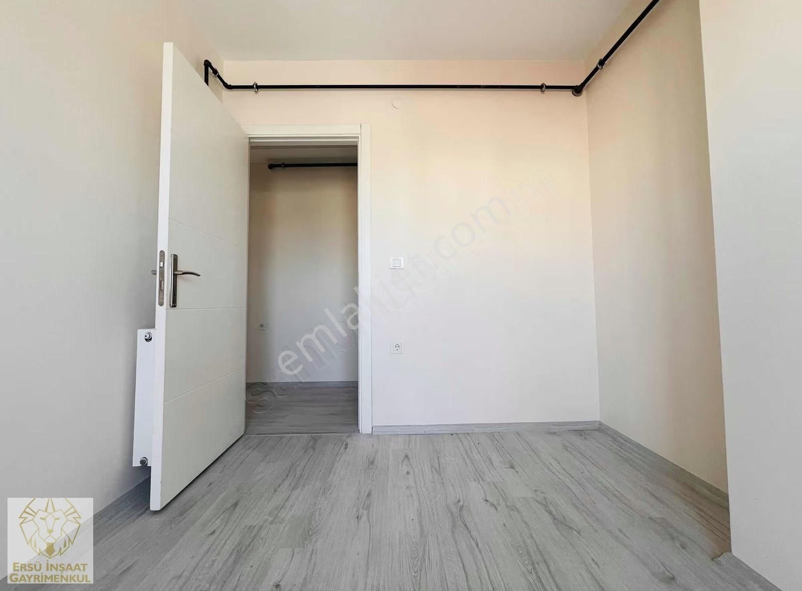 Ersü'den 3+1 Doğalgazlı Ebeveyn Banyolu Otoparklı Lüks Daire - Görsel 24